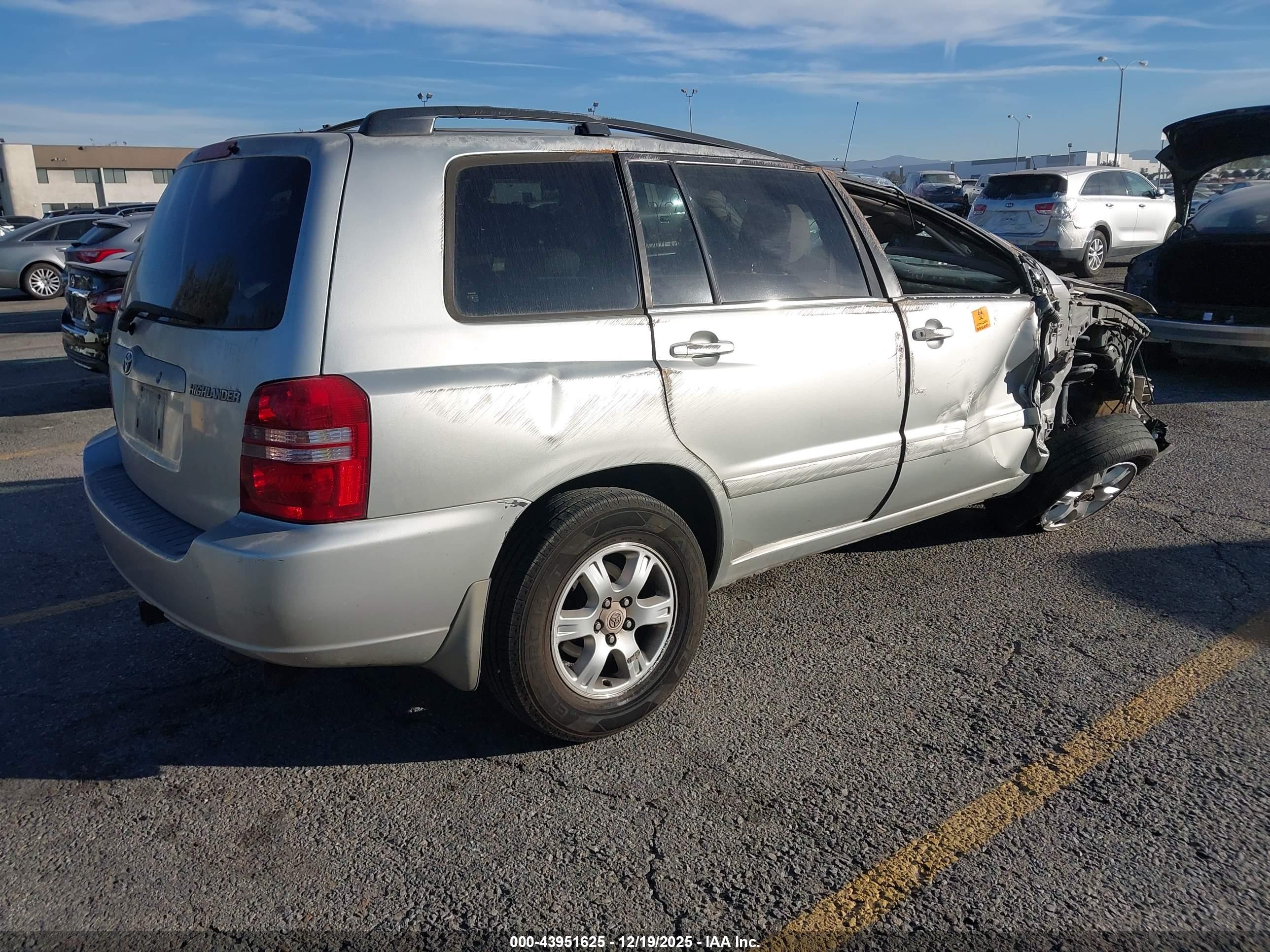 TOYOTA HIGHLANDER image 4