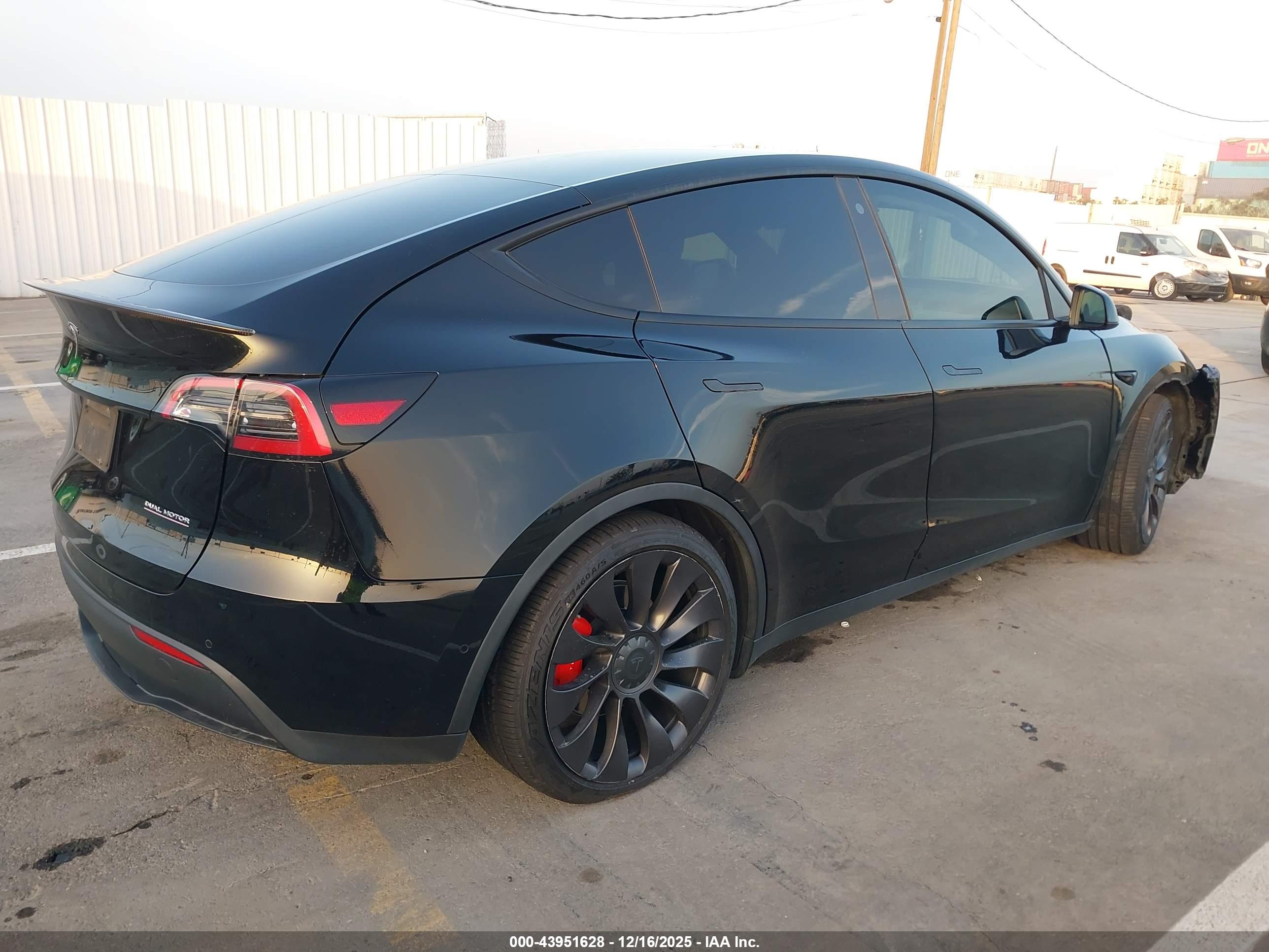 TESLA MODEL image 4