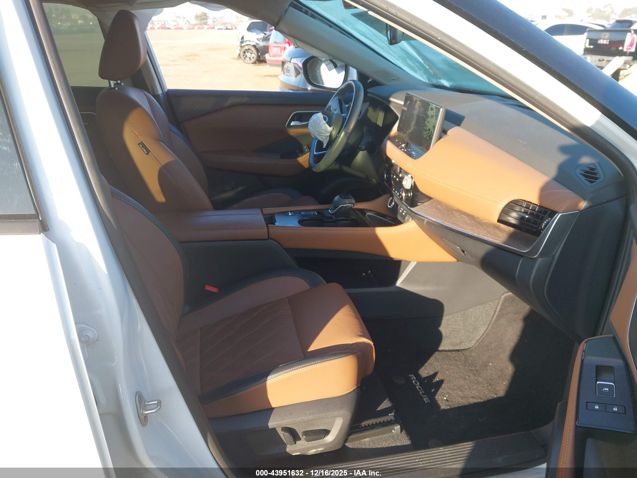 NISSAN ROGUE image 5