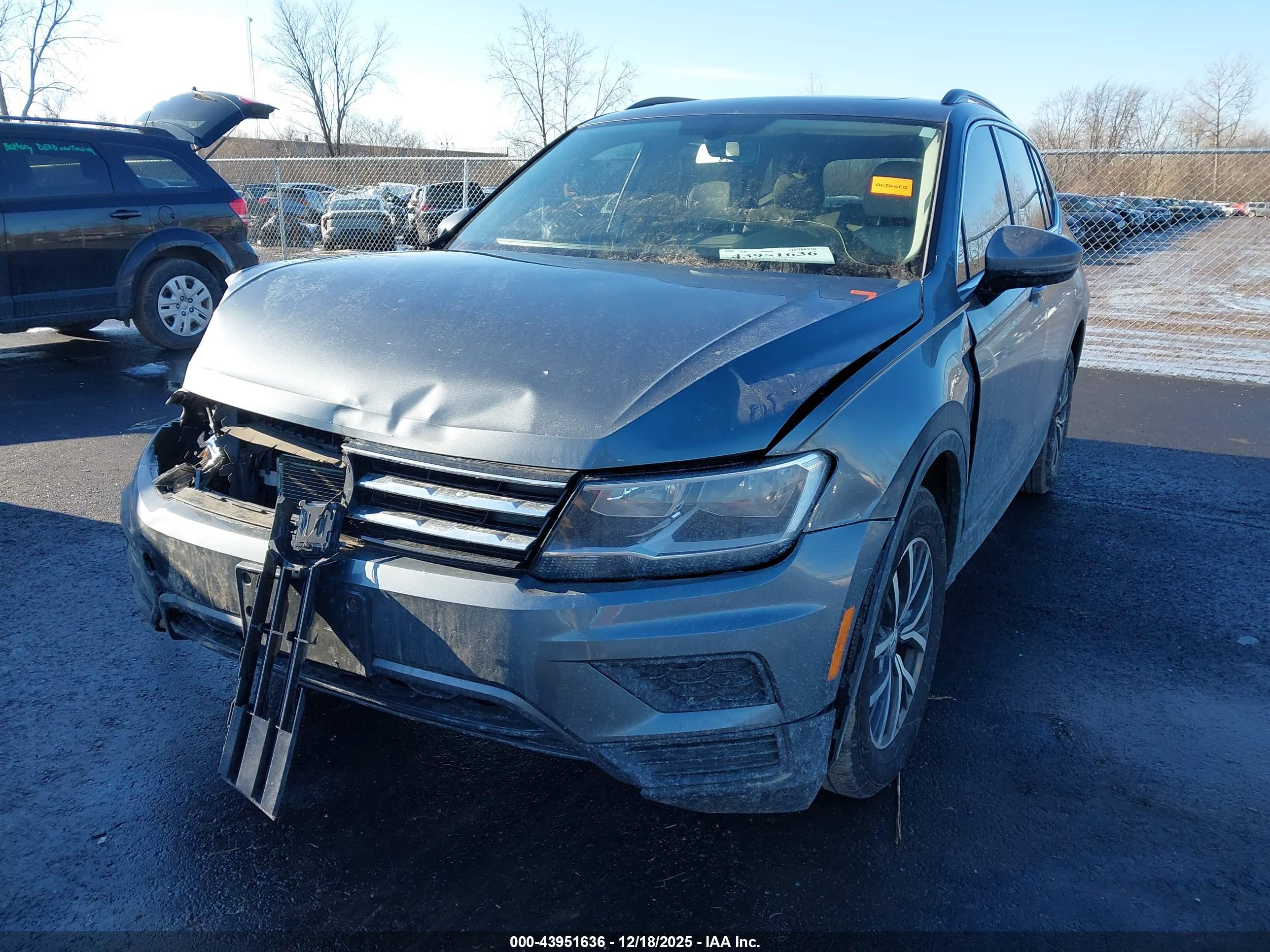 VOLKSWAGEN TIGUAN image 2