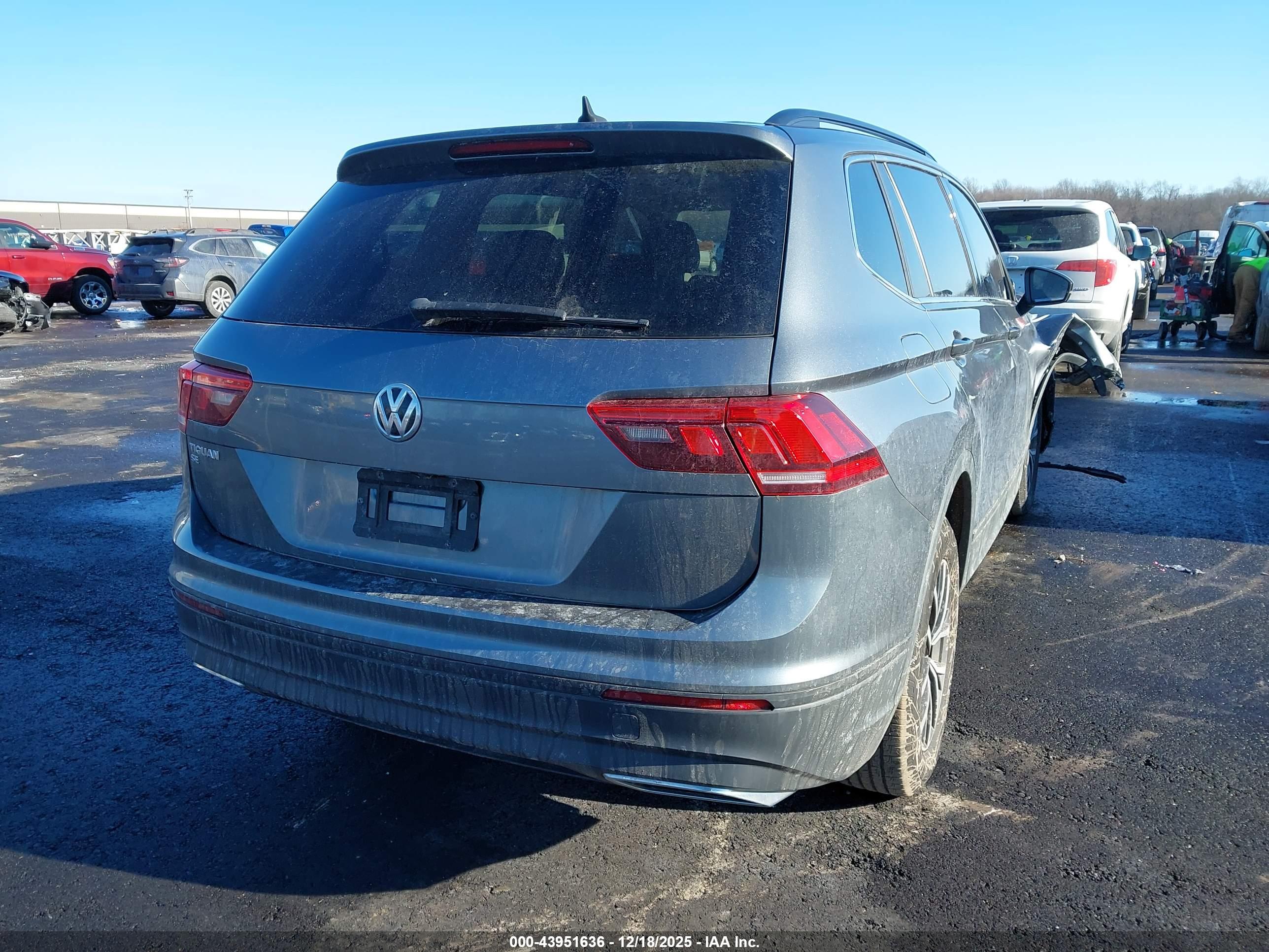 VOLKSWAGEN TIGUAN image 4