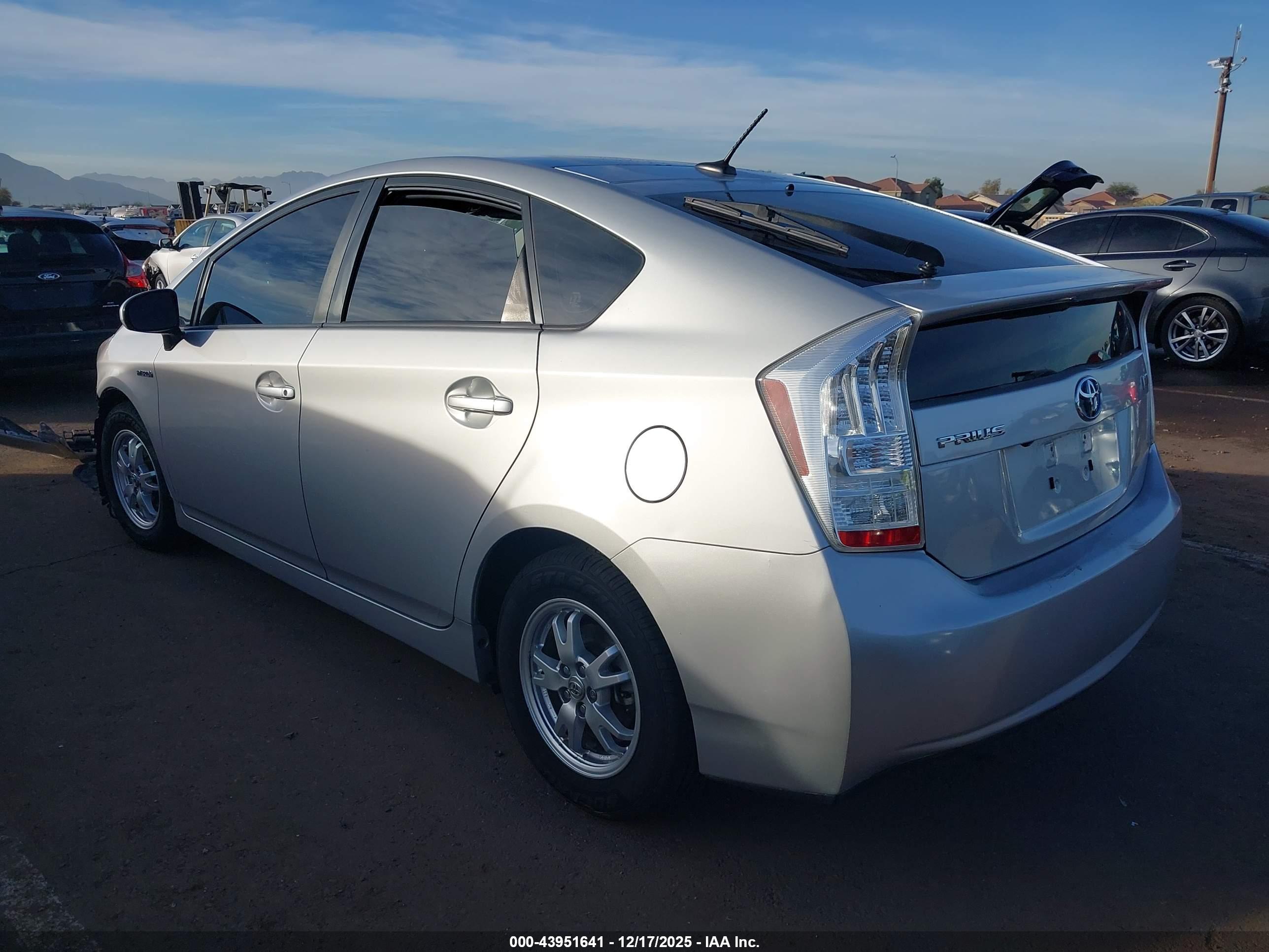 TOYOTA PRIUS image 3