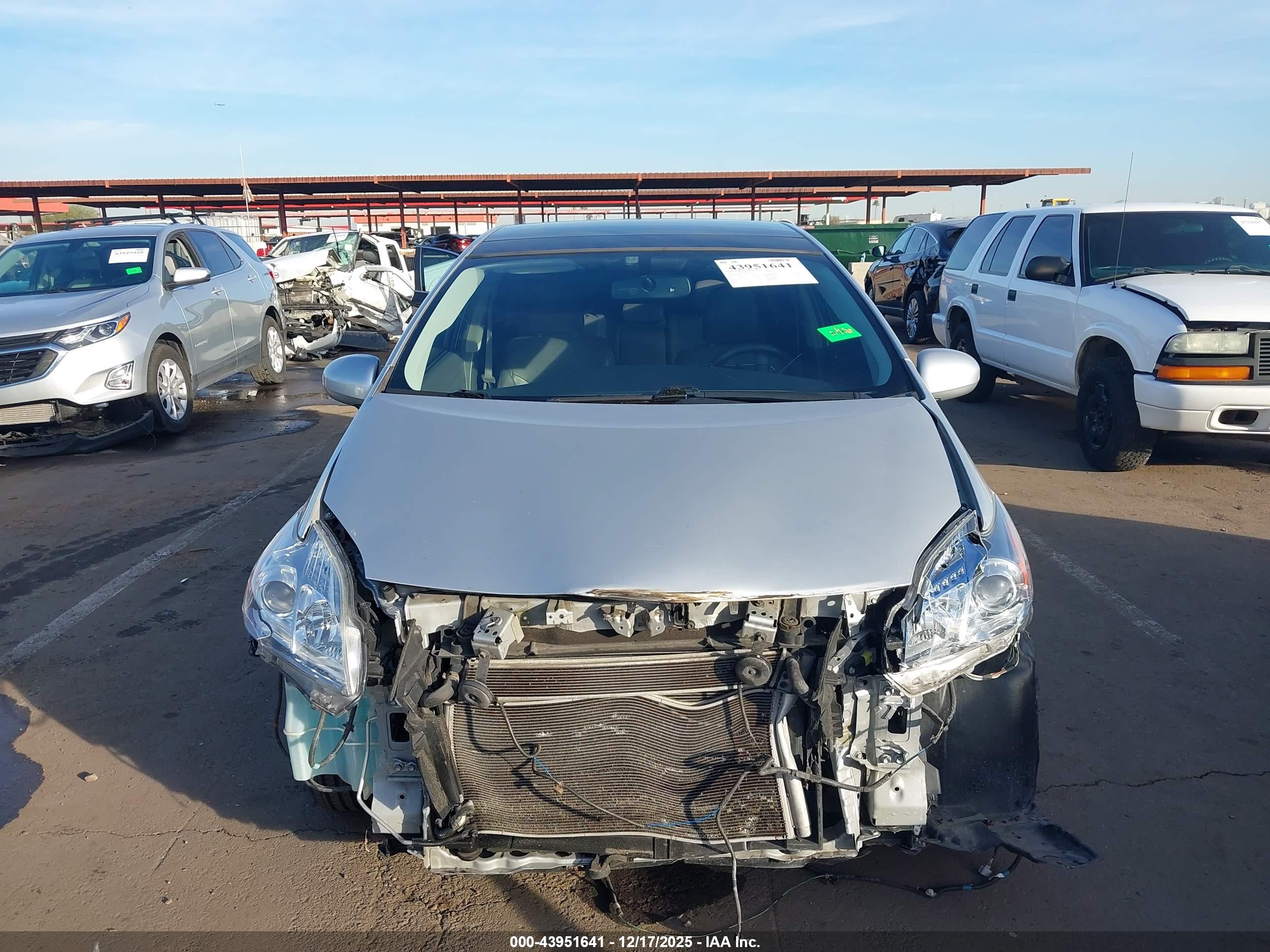 TOYOTA PRIUS image 6