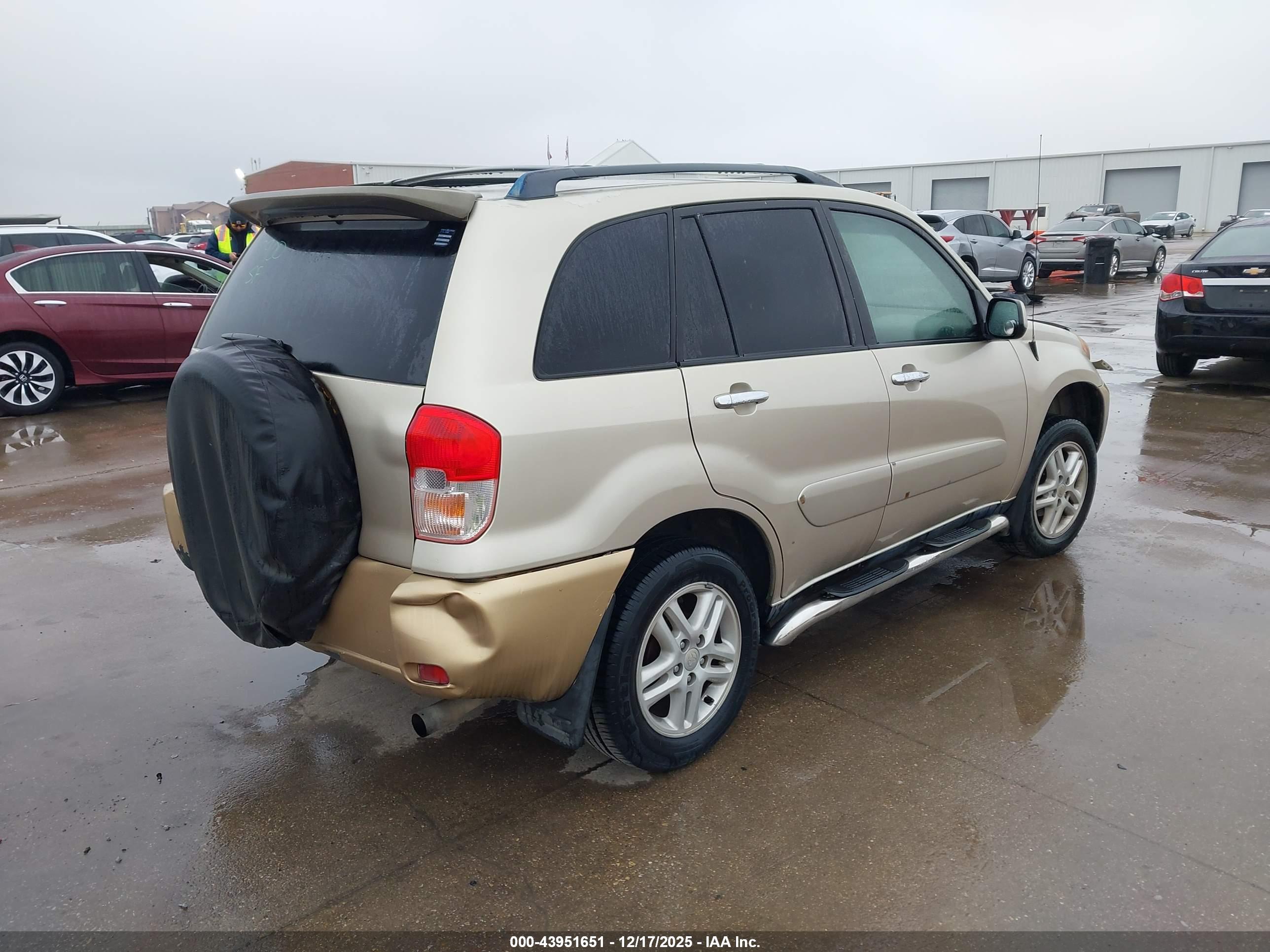 TOYOTA RAV4 image 4