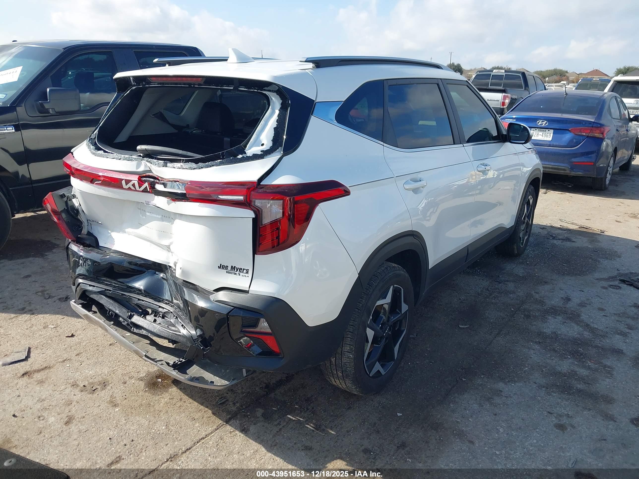 KIA SELTOS image 4