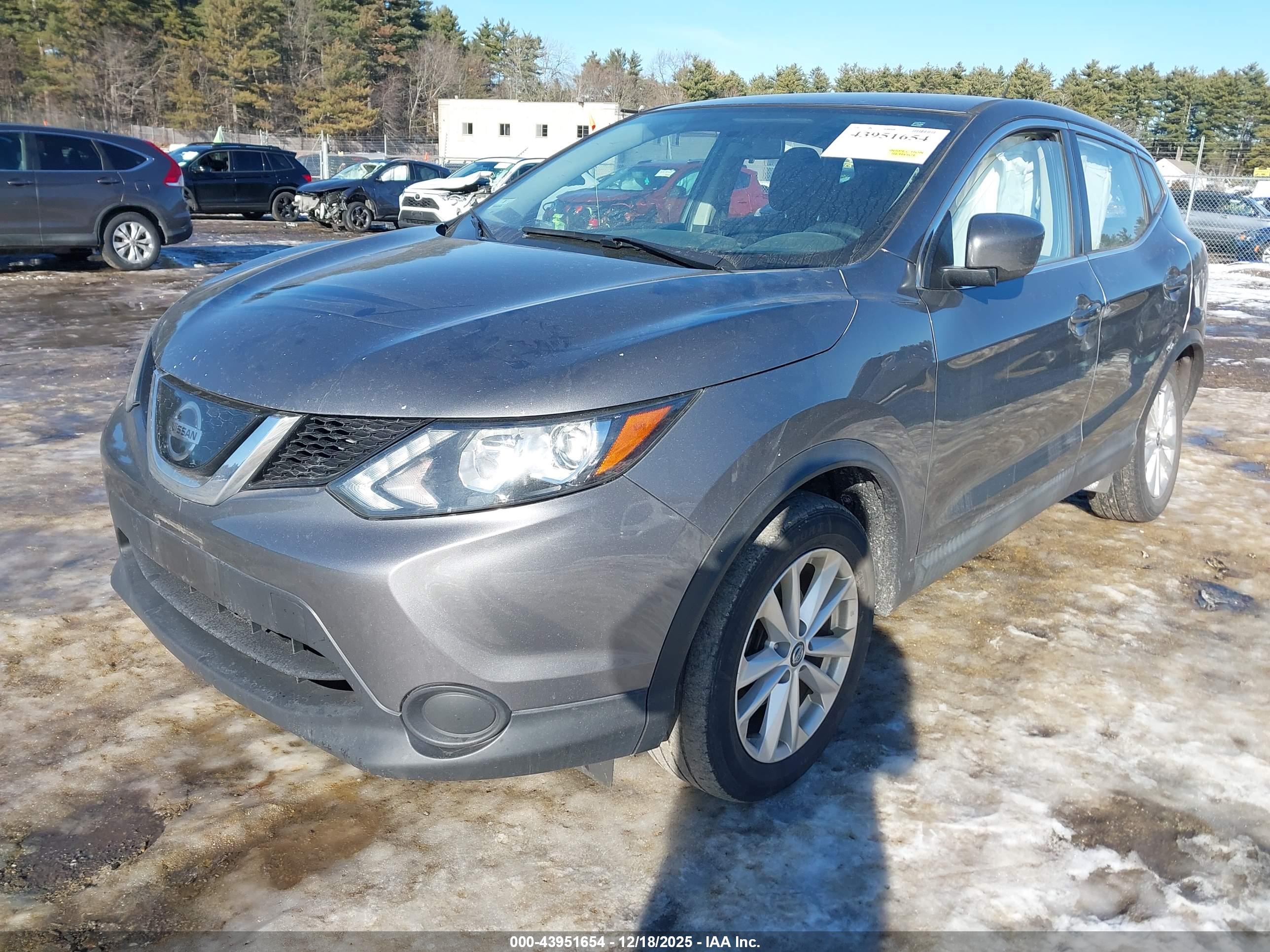 NISSAN ROGUE image 2