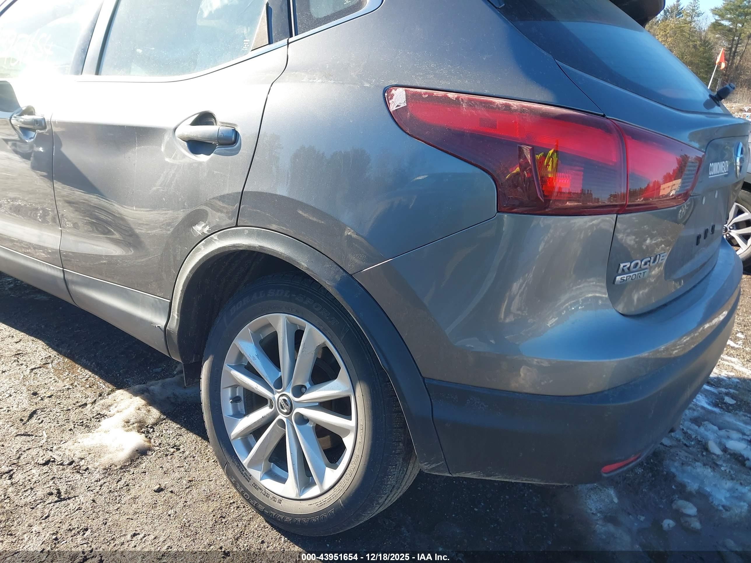 NISSAN ROGUE image 6