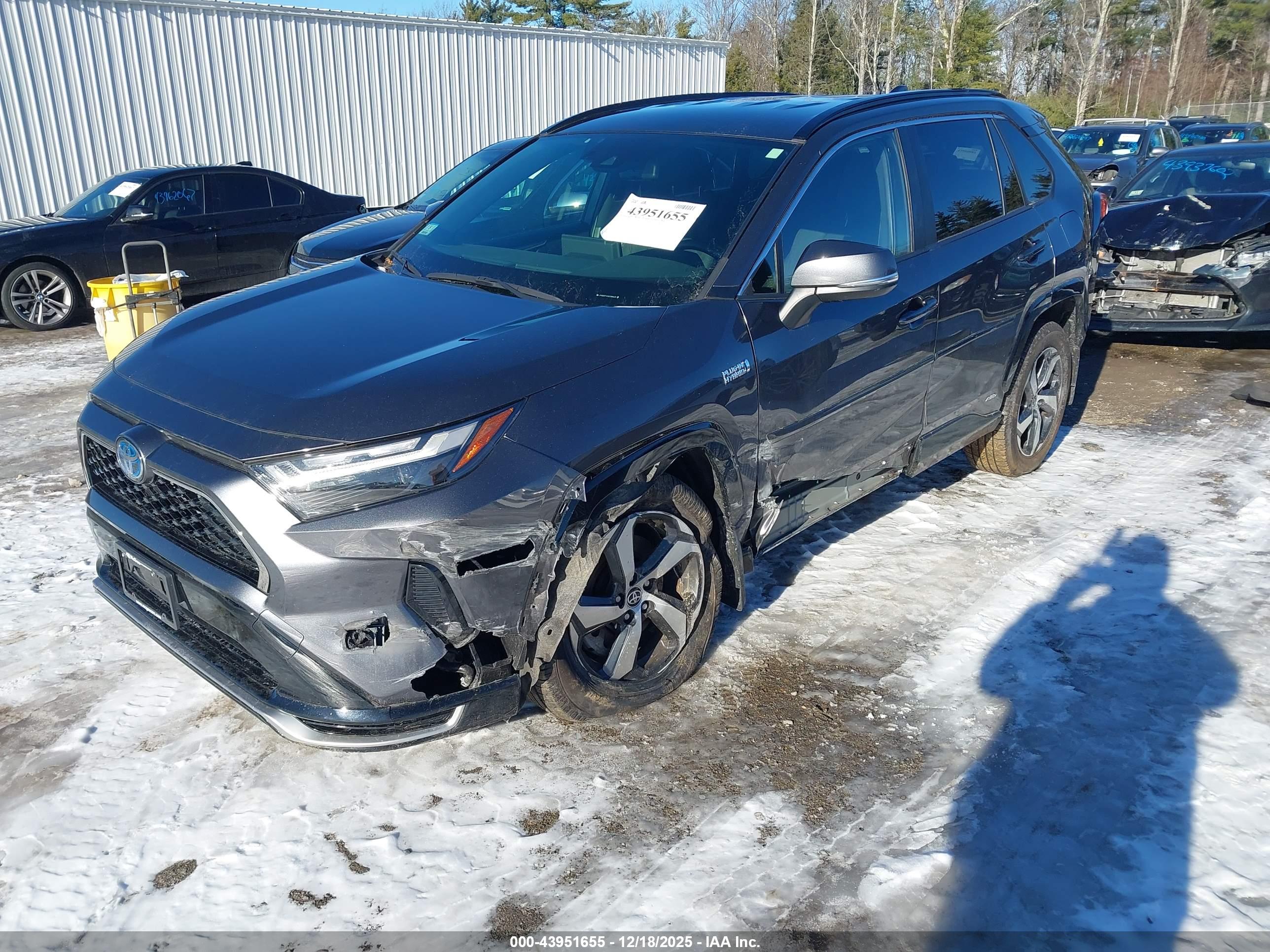 TOYOTA RAV4 image 2