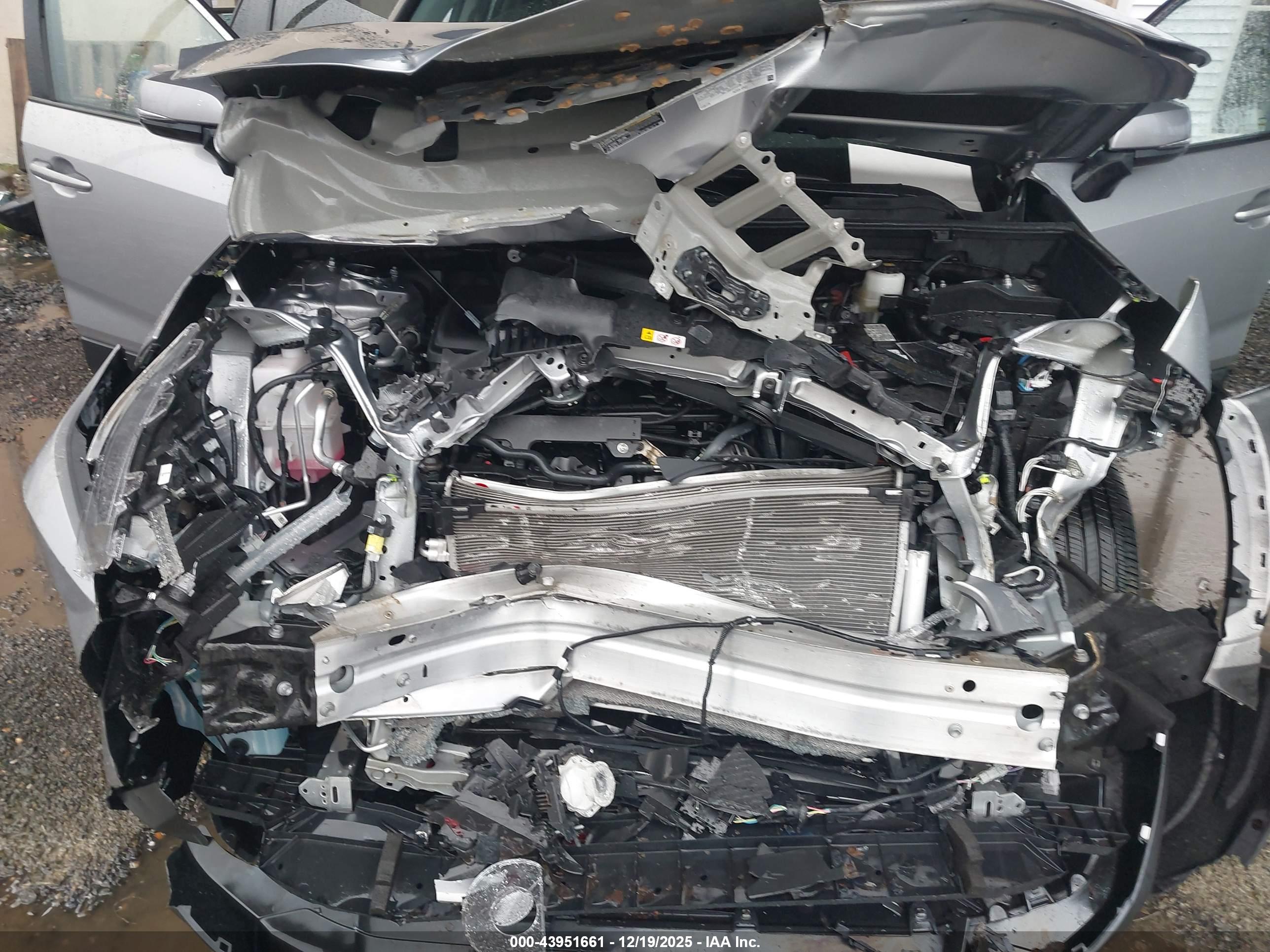 TOYOTA RAV4 image 10