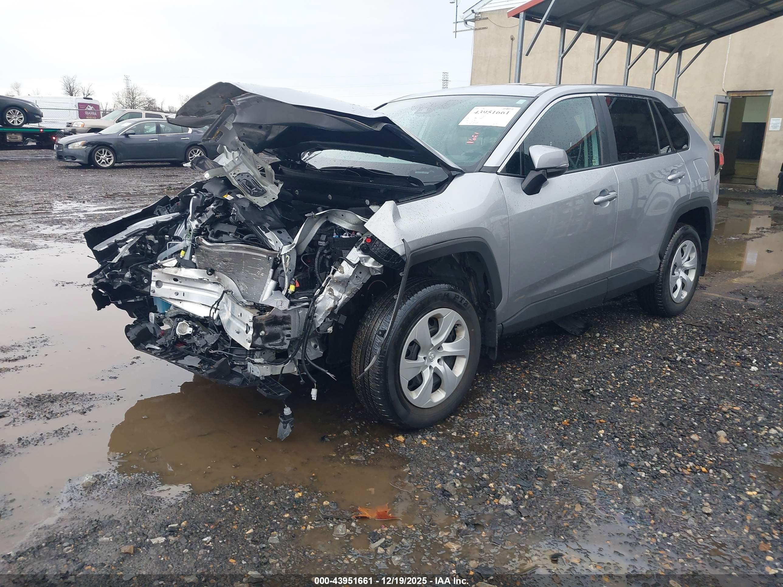 TOYOTA RAV4 image 2