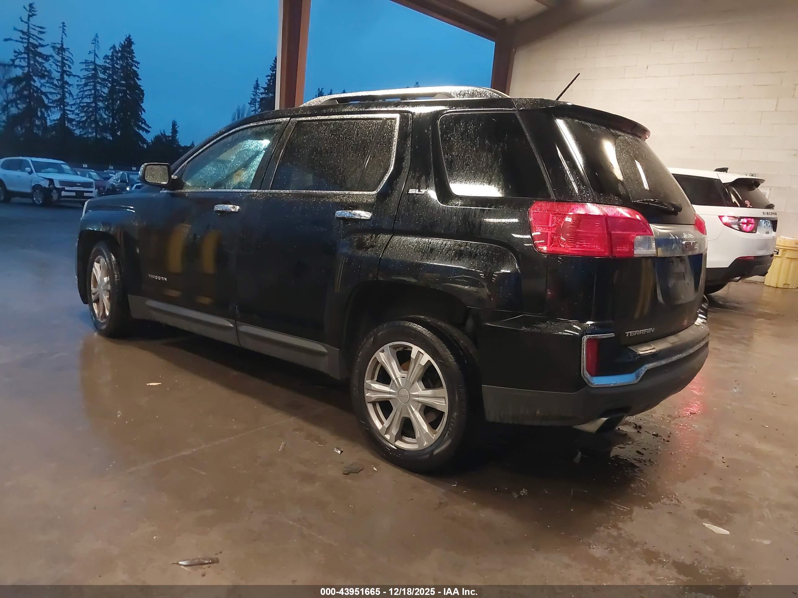 GMC TERRAIN image 3