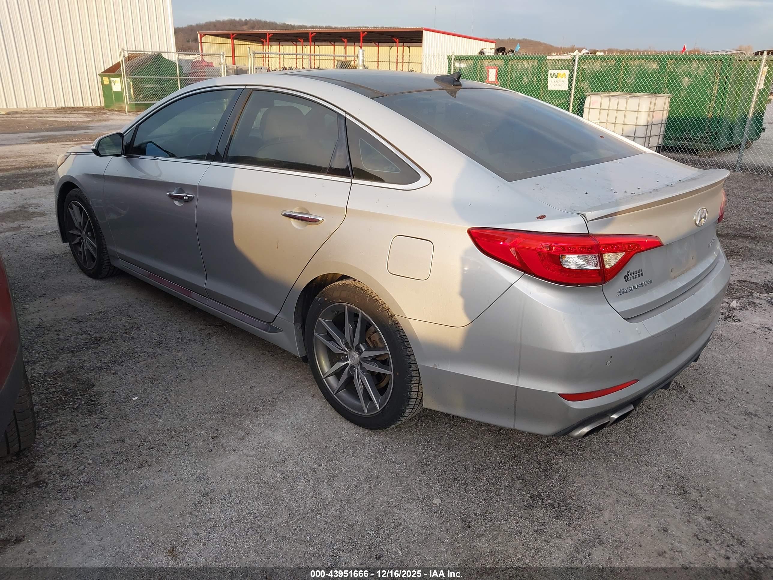 HYUNDAI SONATA image 3