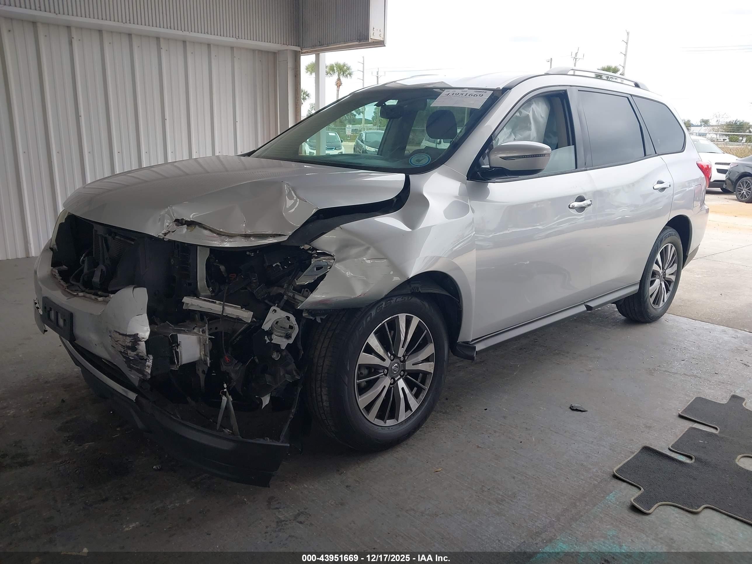 NISSAN PATHFINDER image 2