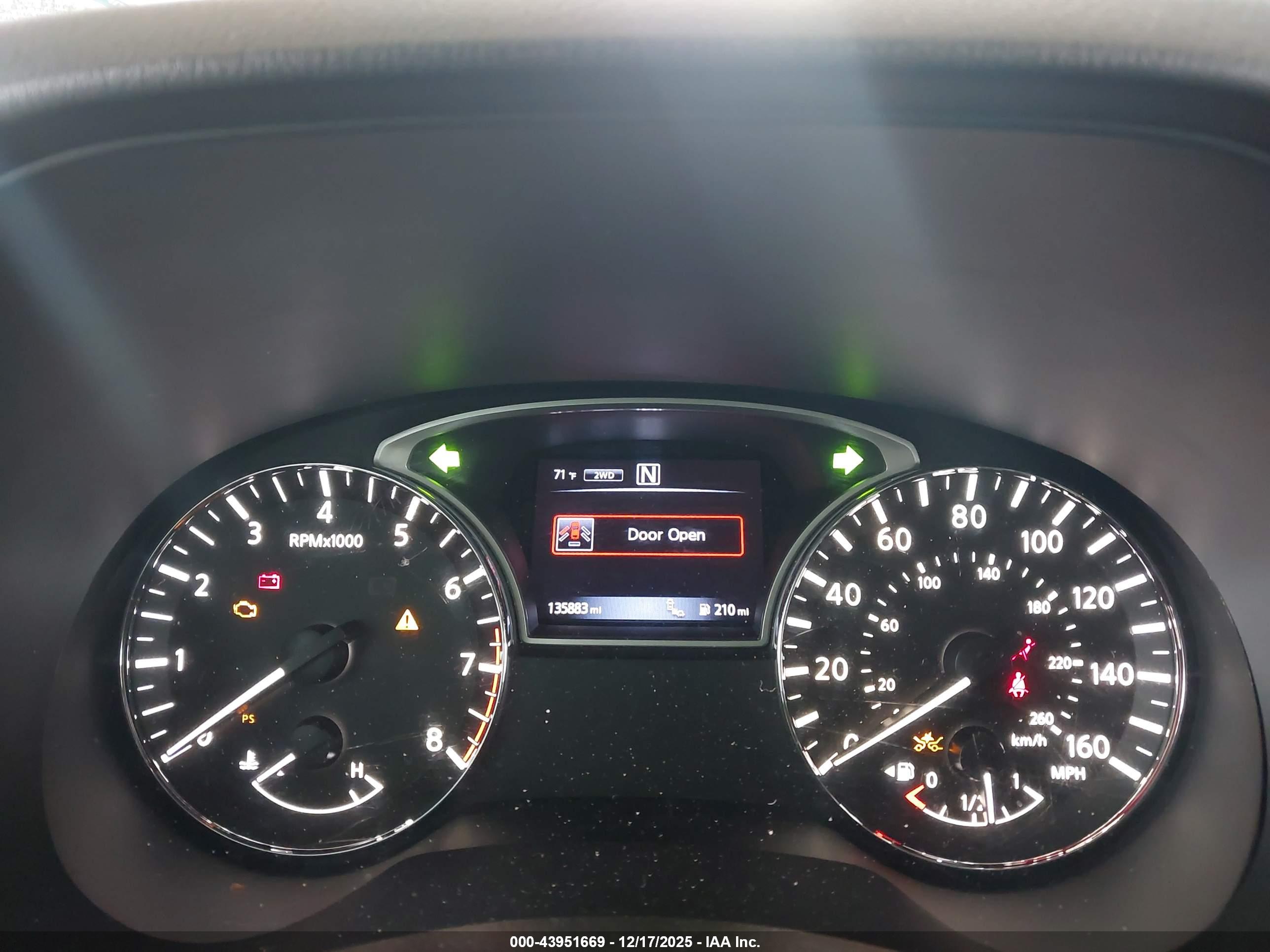 NISSAN PATHFINDER image 7