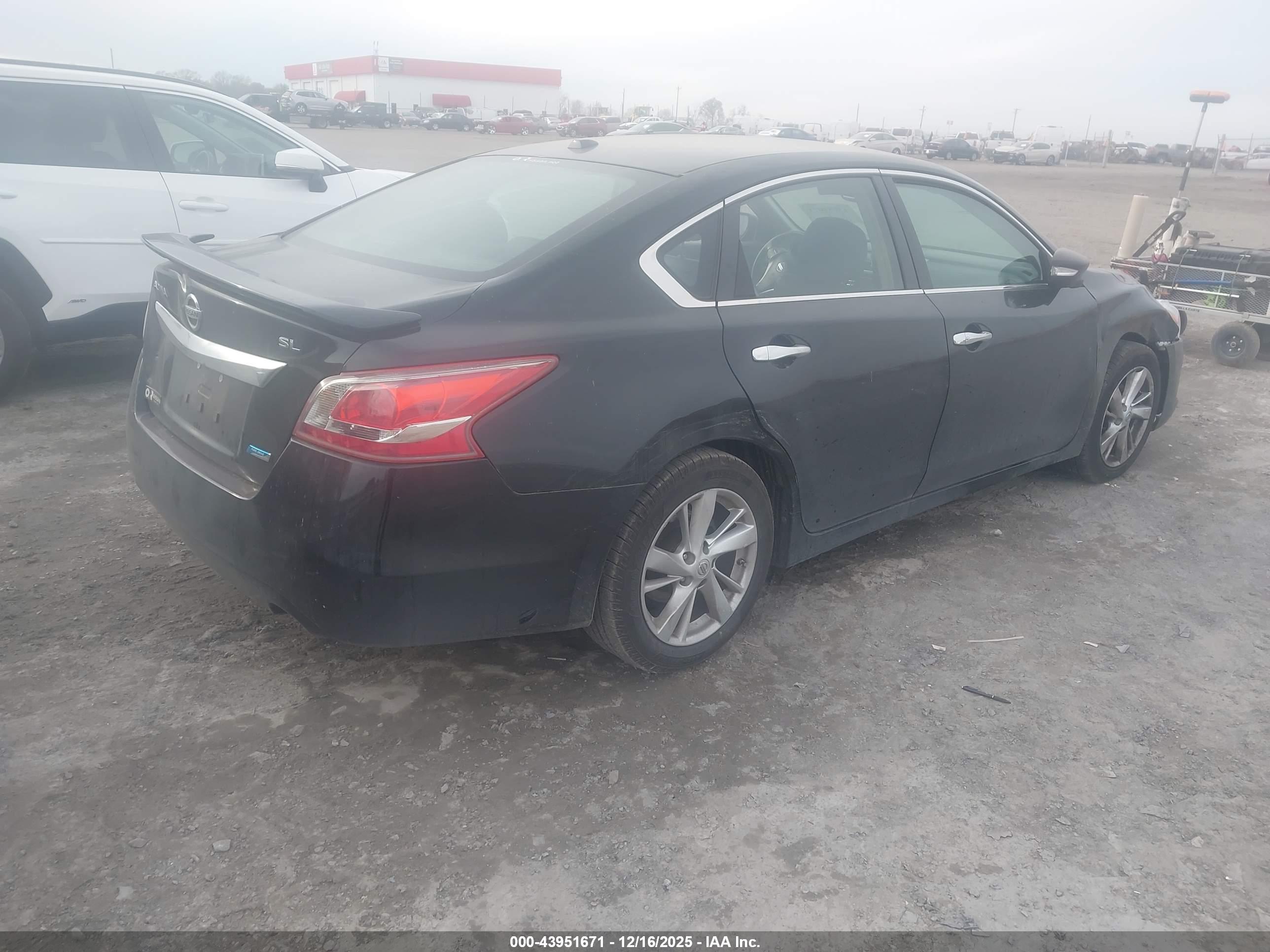 NISSAN ALTIMA image 4