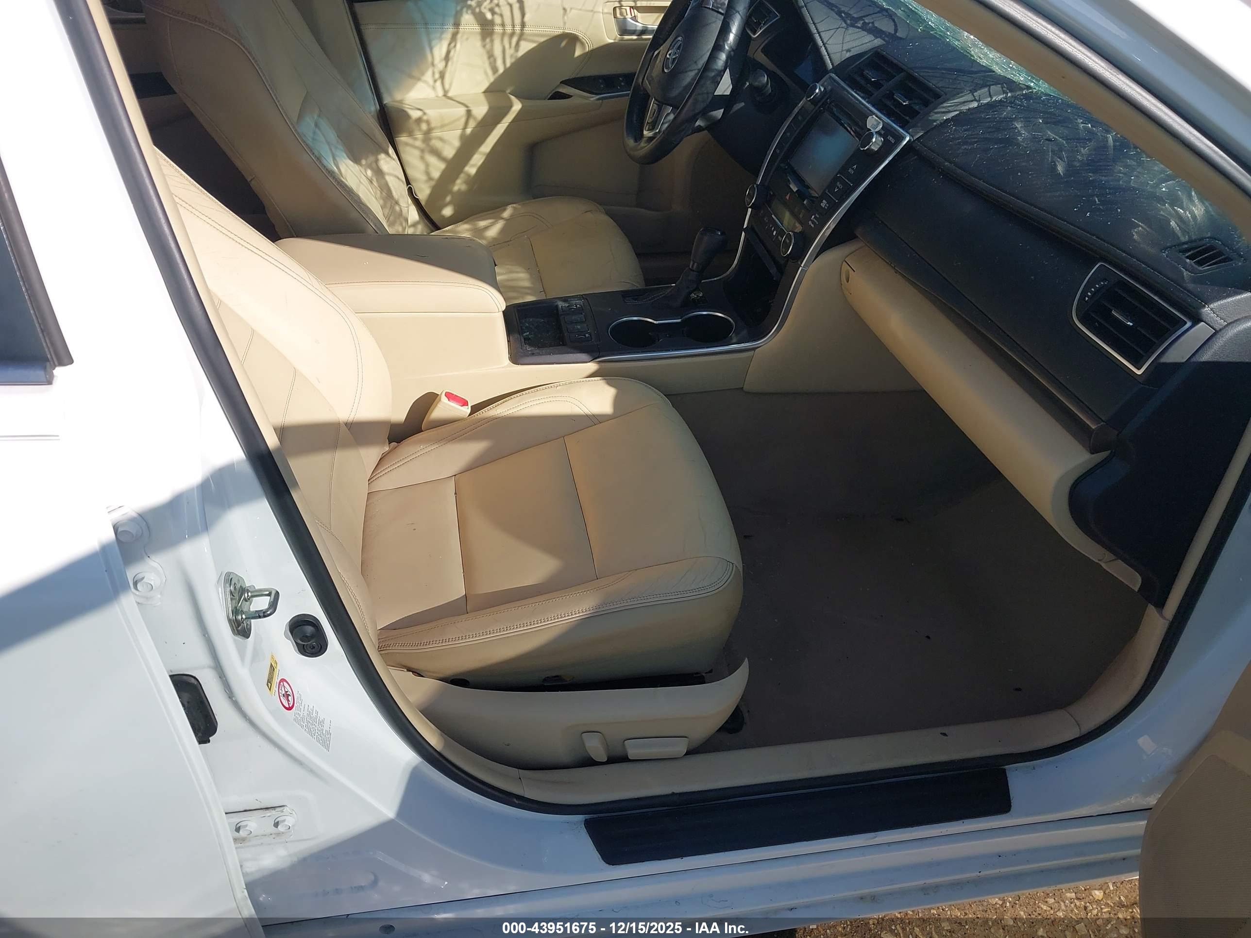 TOYOTA CAMRY image 5