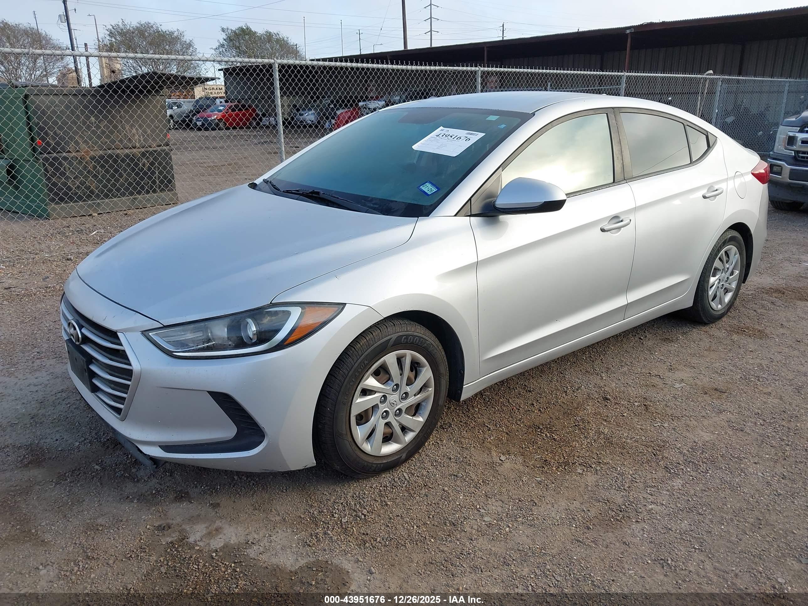 HYUNDAI ELANTRA image 2