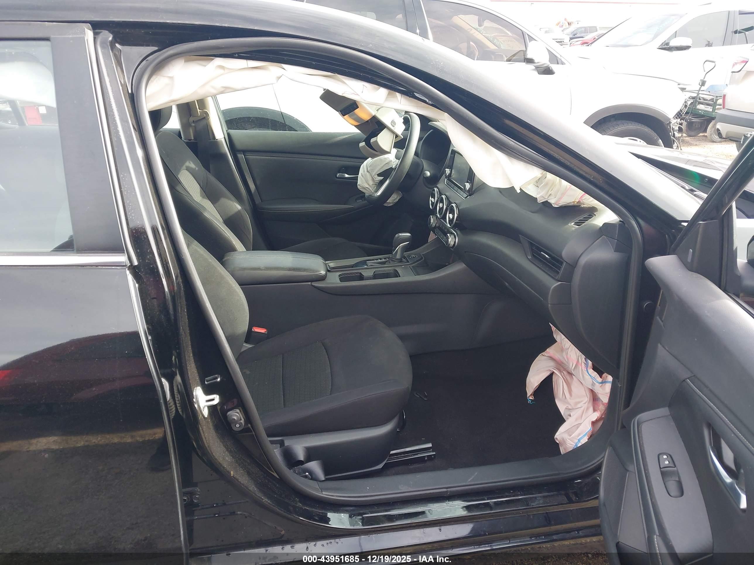 NISSAN SENTRA image 5