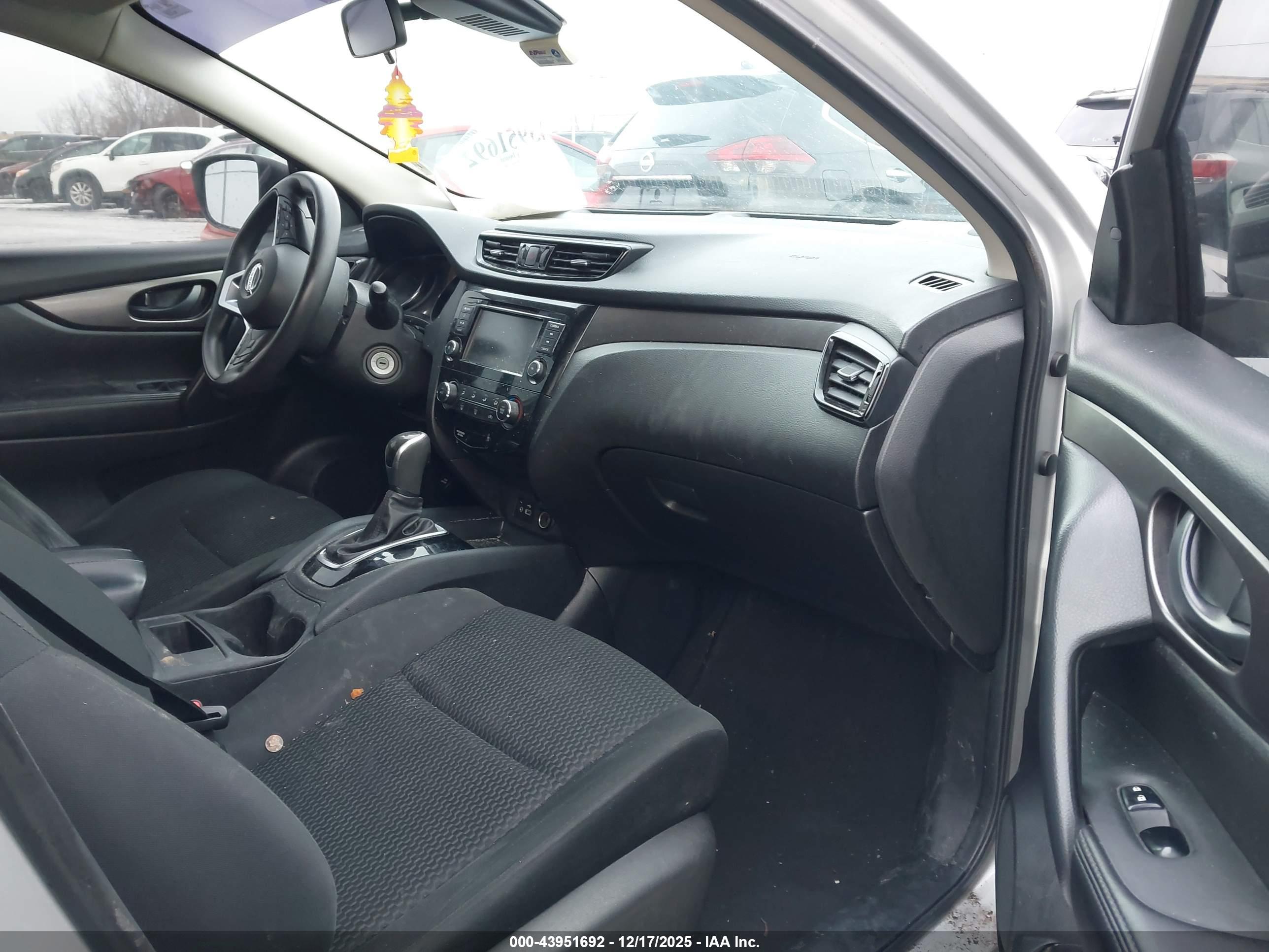 NISSAN ROGUE image 5