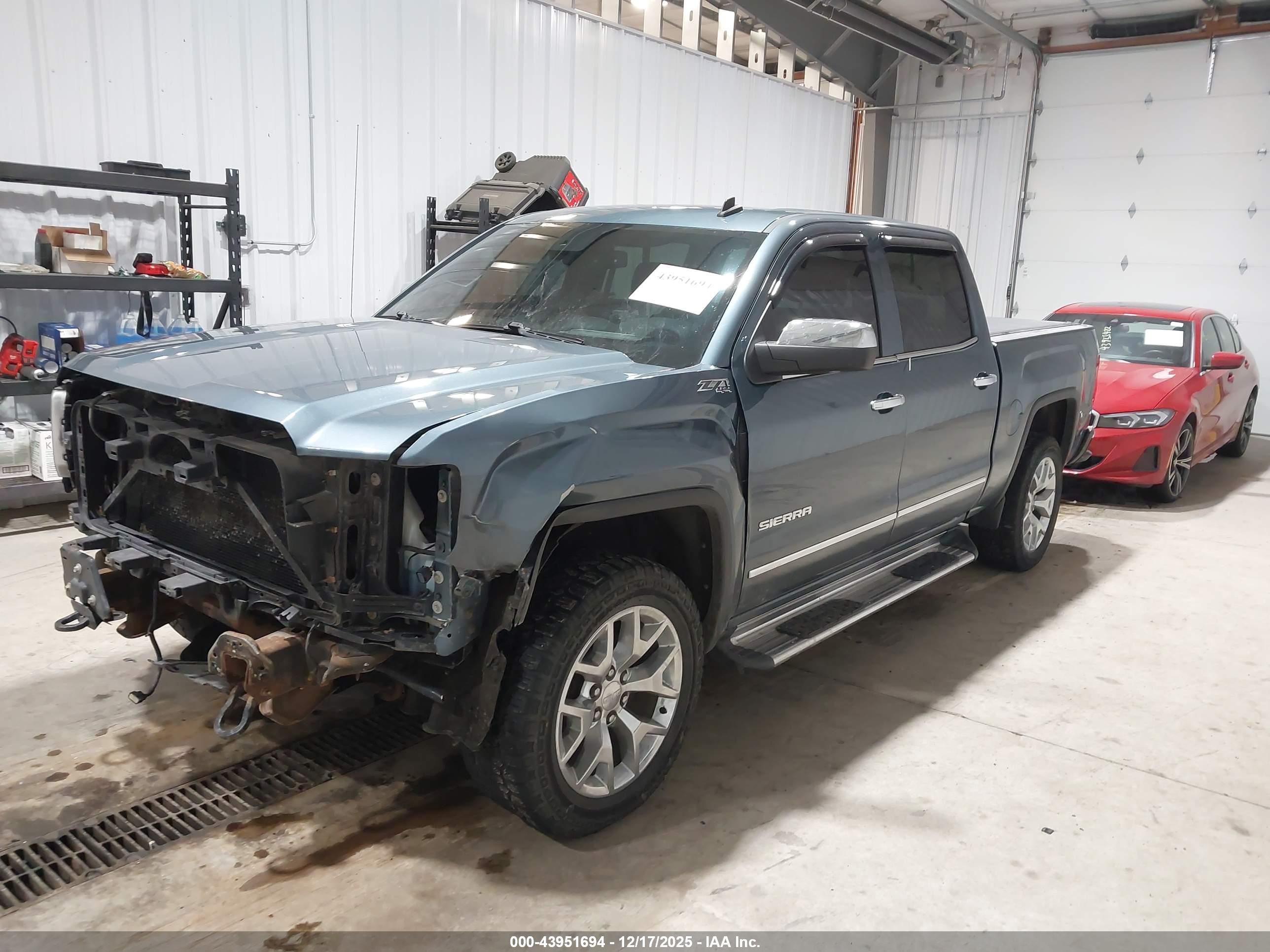 GMC SIERRA image 2