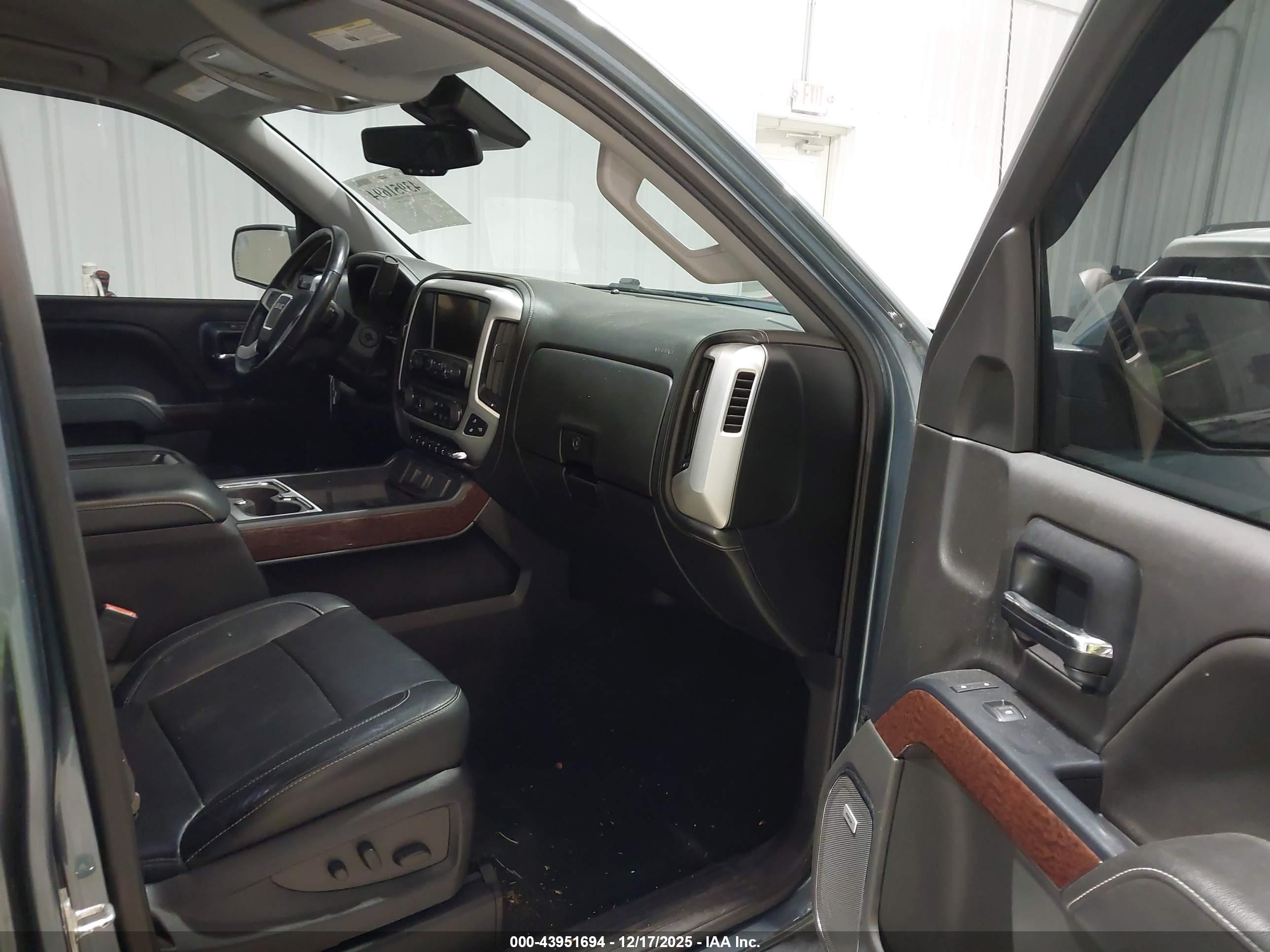 GMC SIERRA image 5