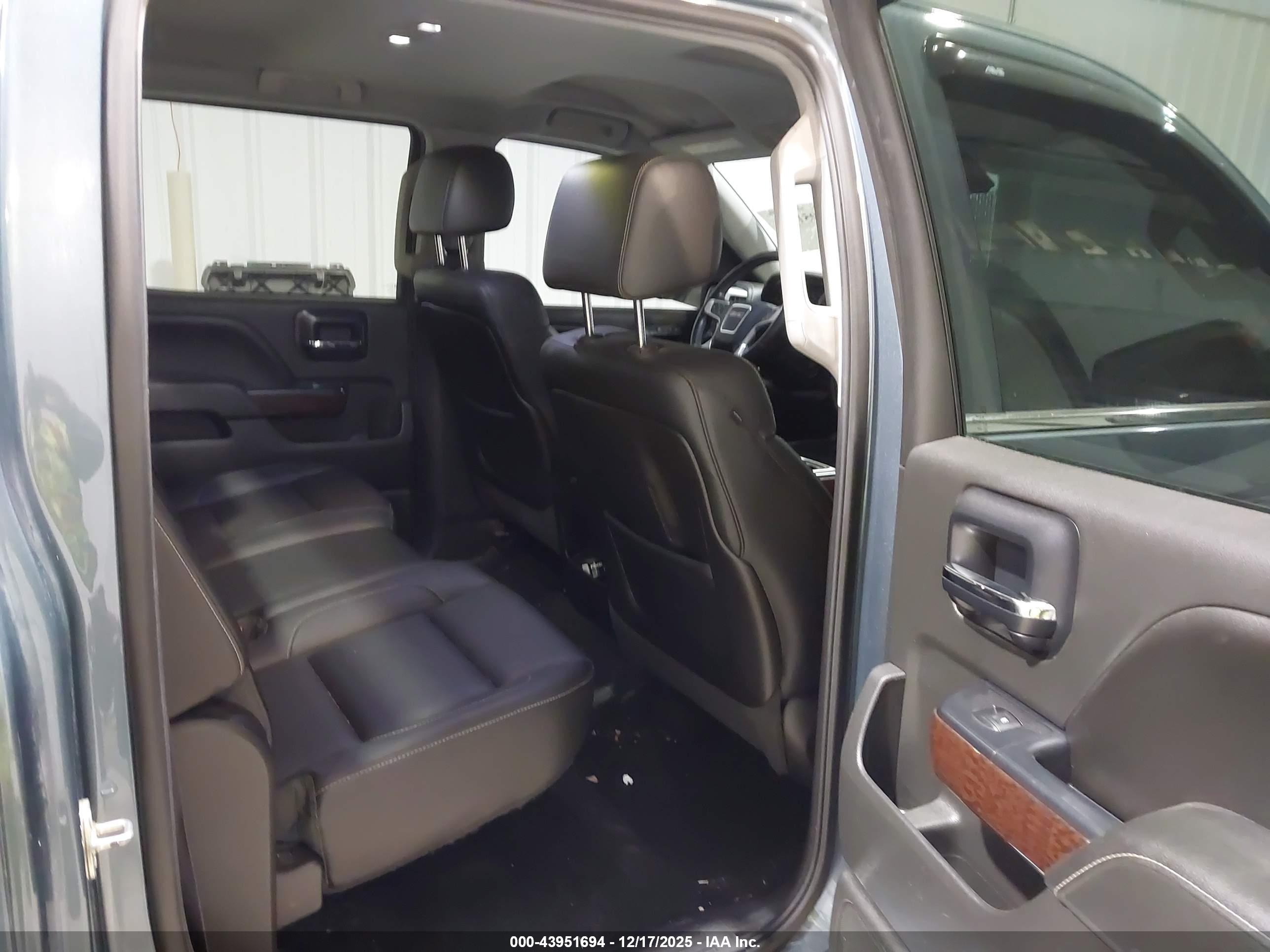 GMC SIERRA image 8