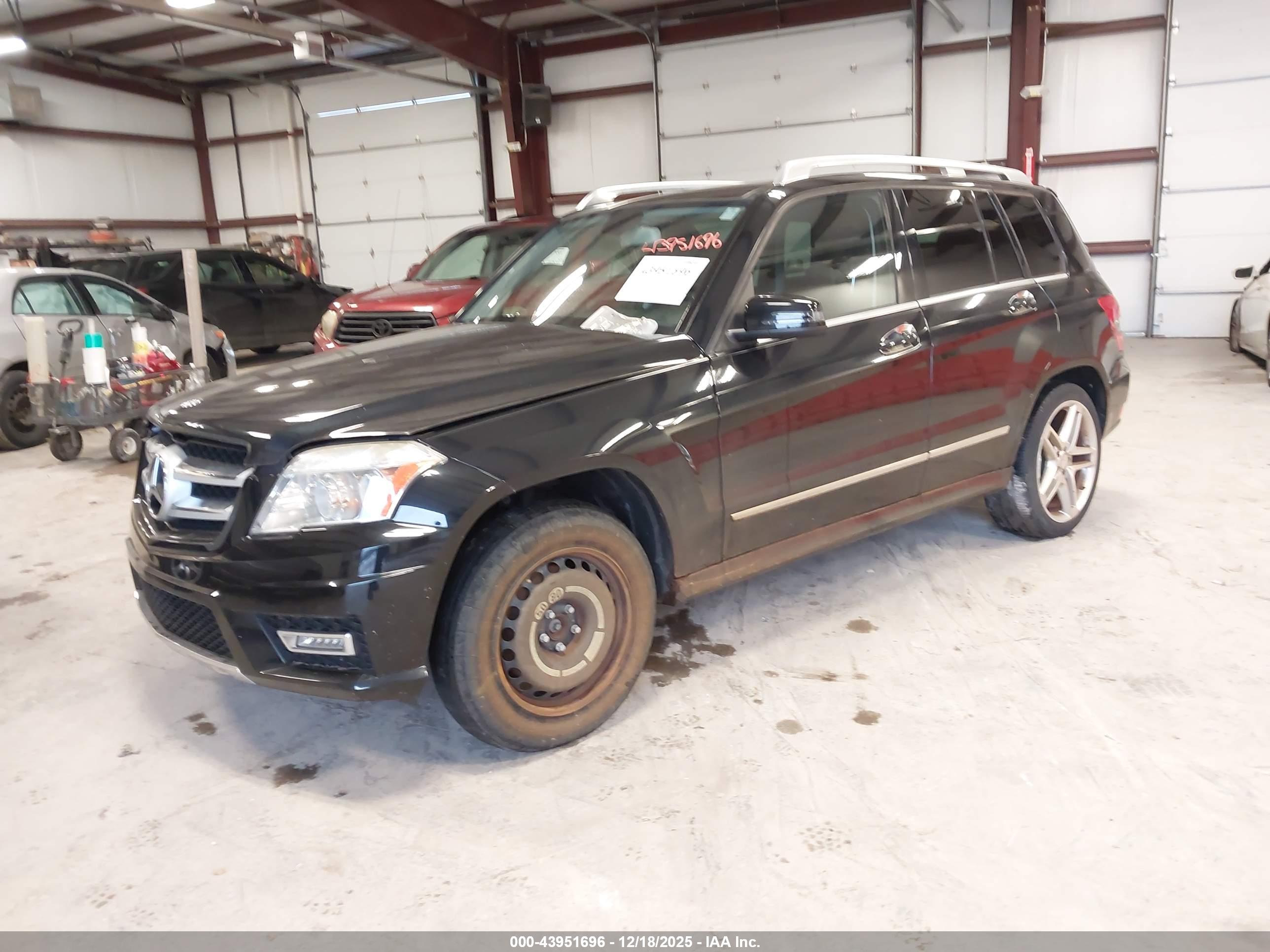 MERCEDES-BENZ GLK image 2