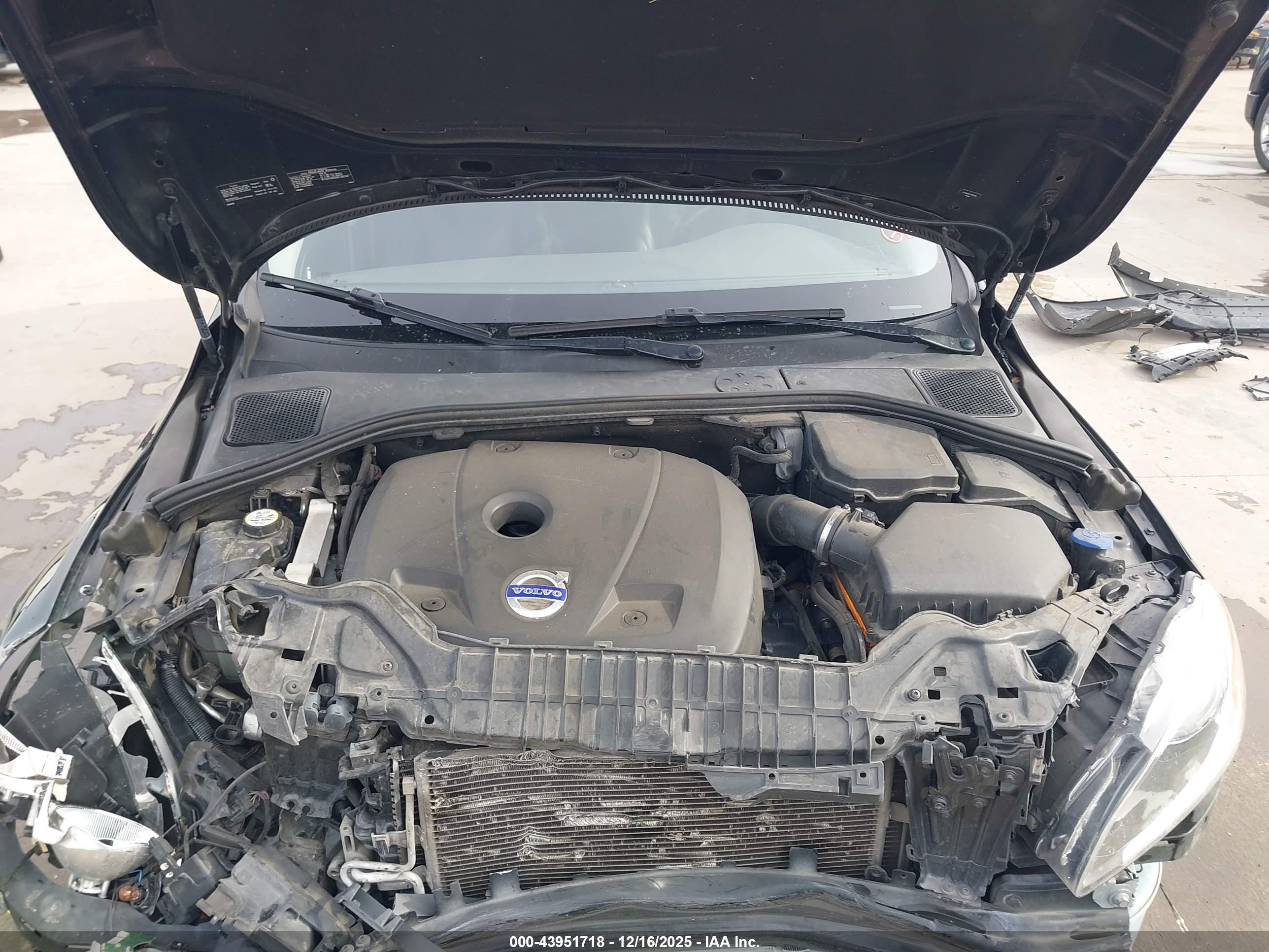 VOLVO V60 image 10