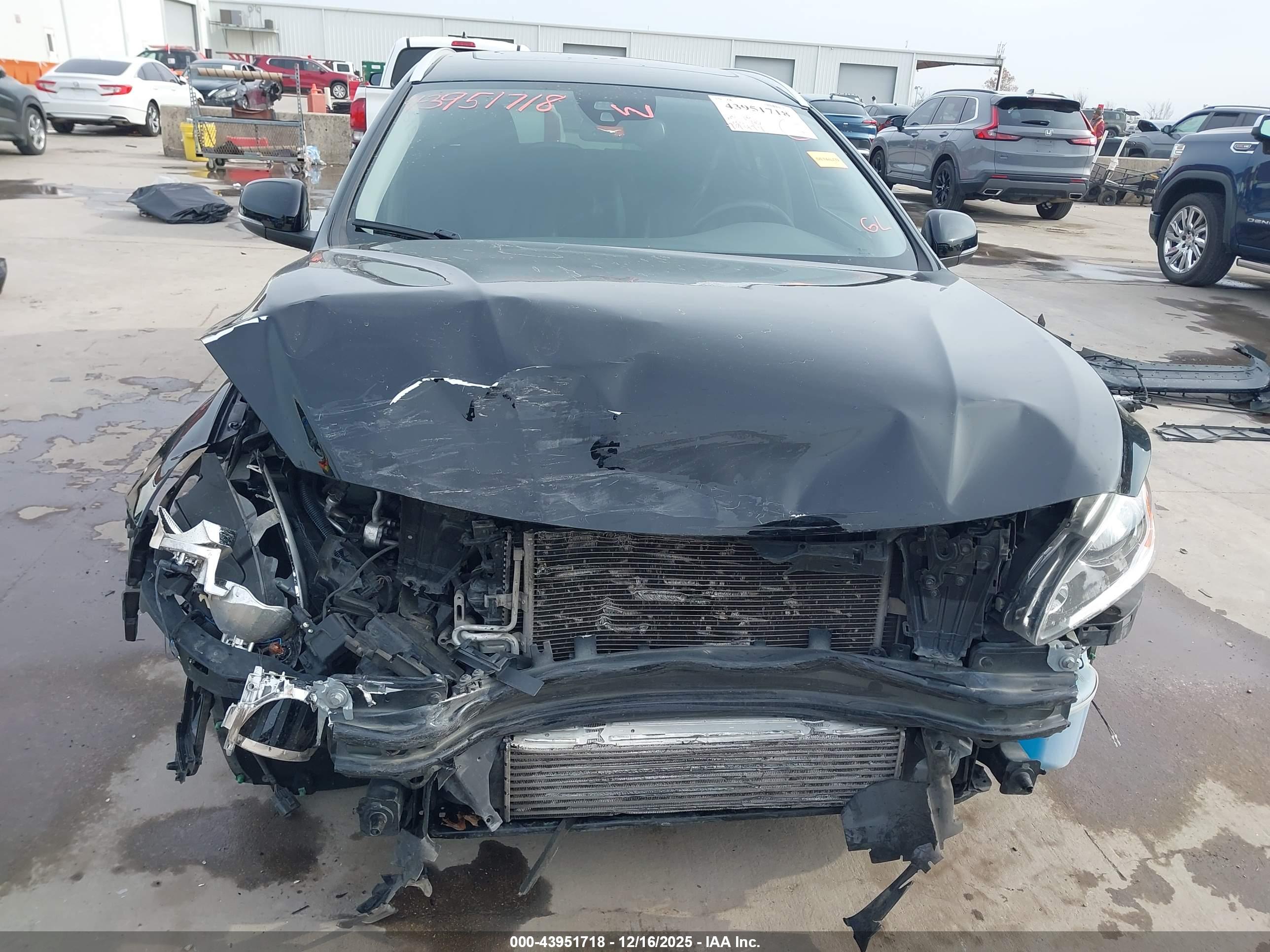 VOLVO V60 image 6
