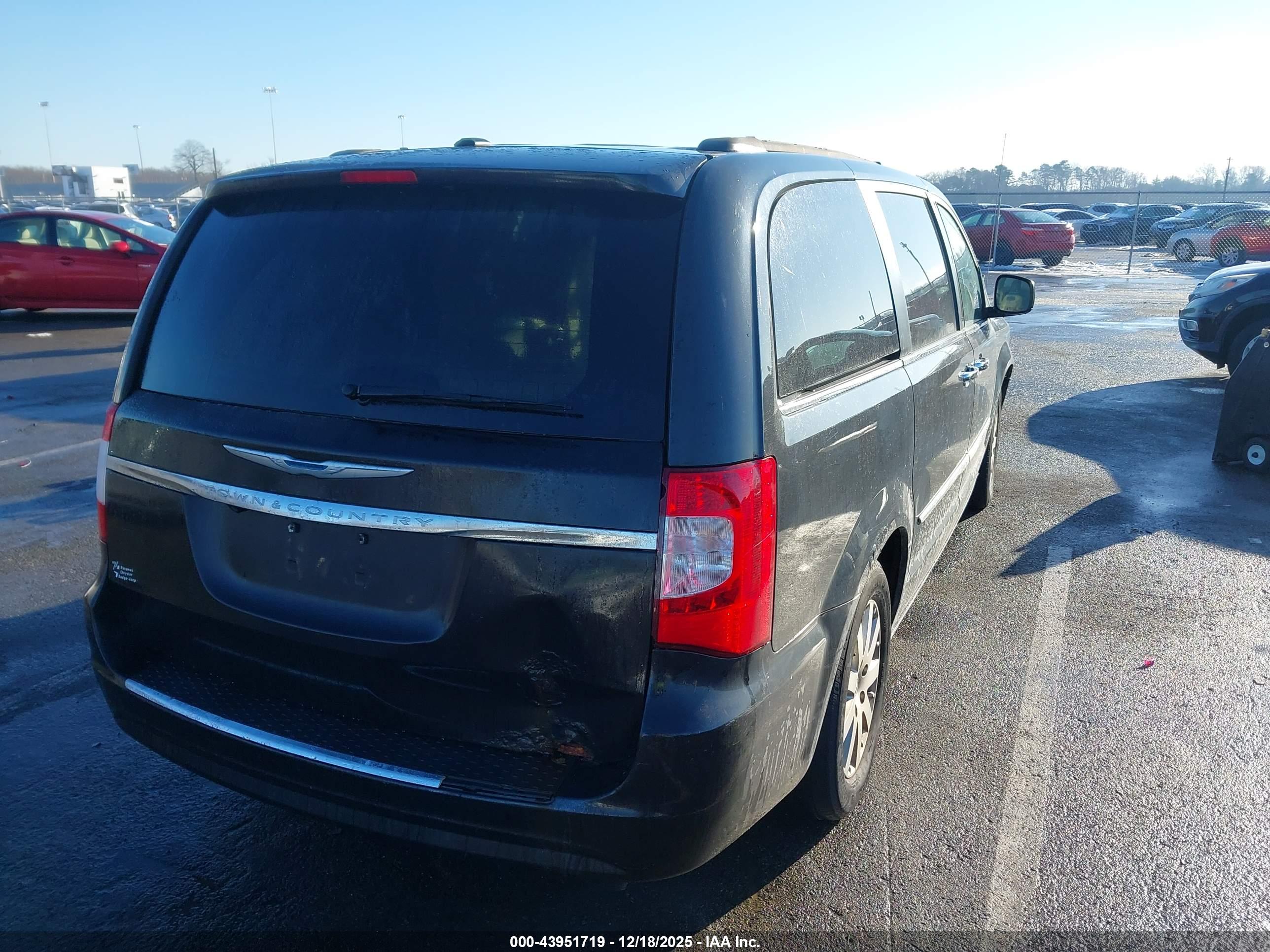 CHRYSLER TOWN image 4