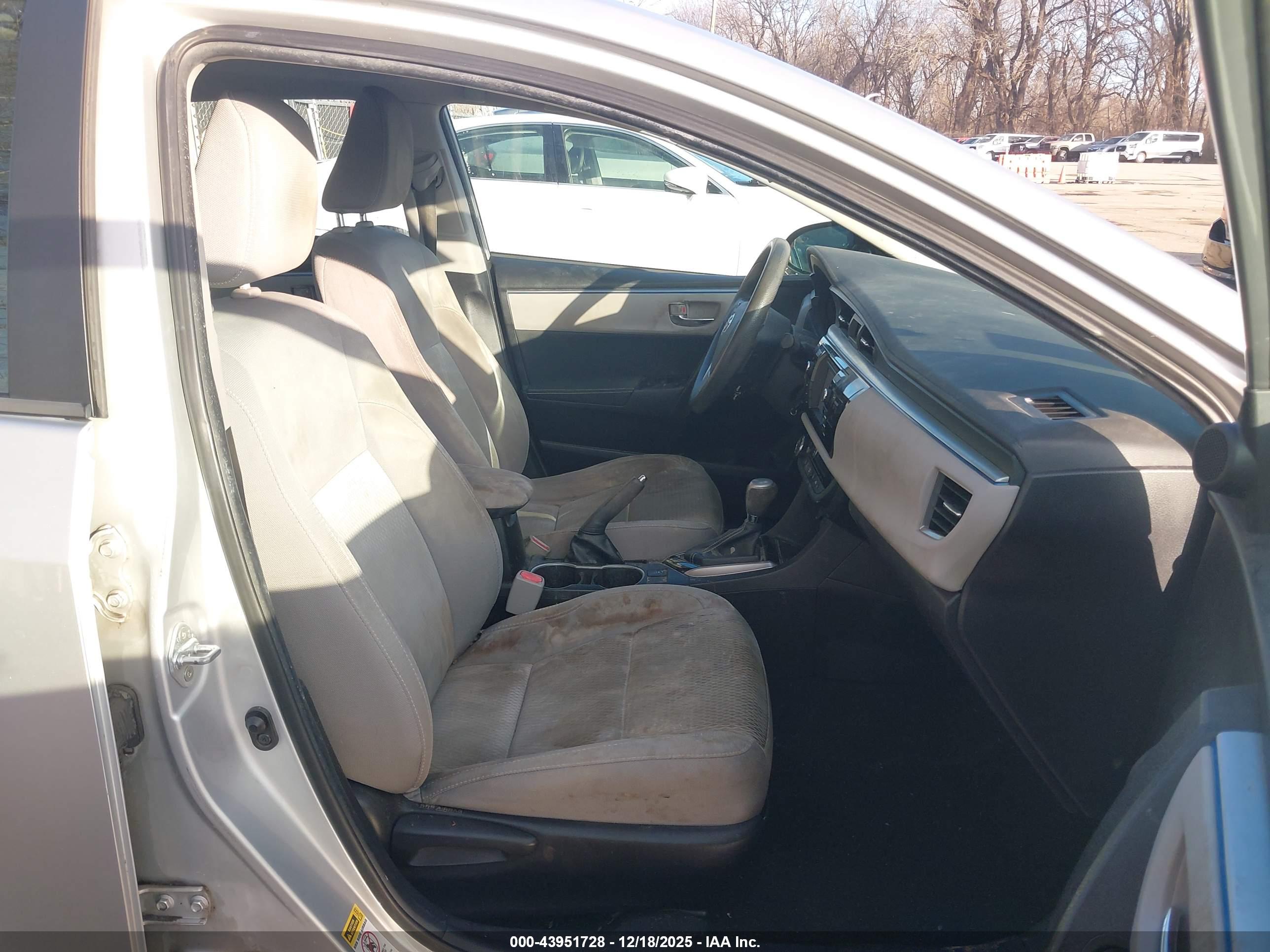 TOYOTA COROLLA image 5