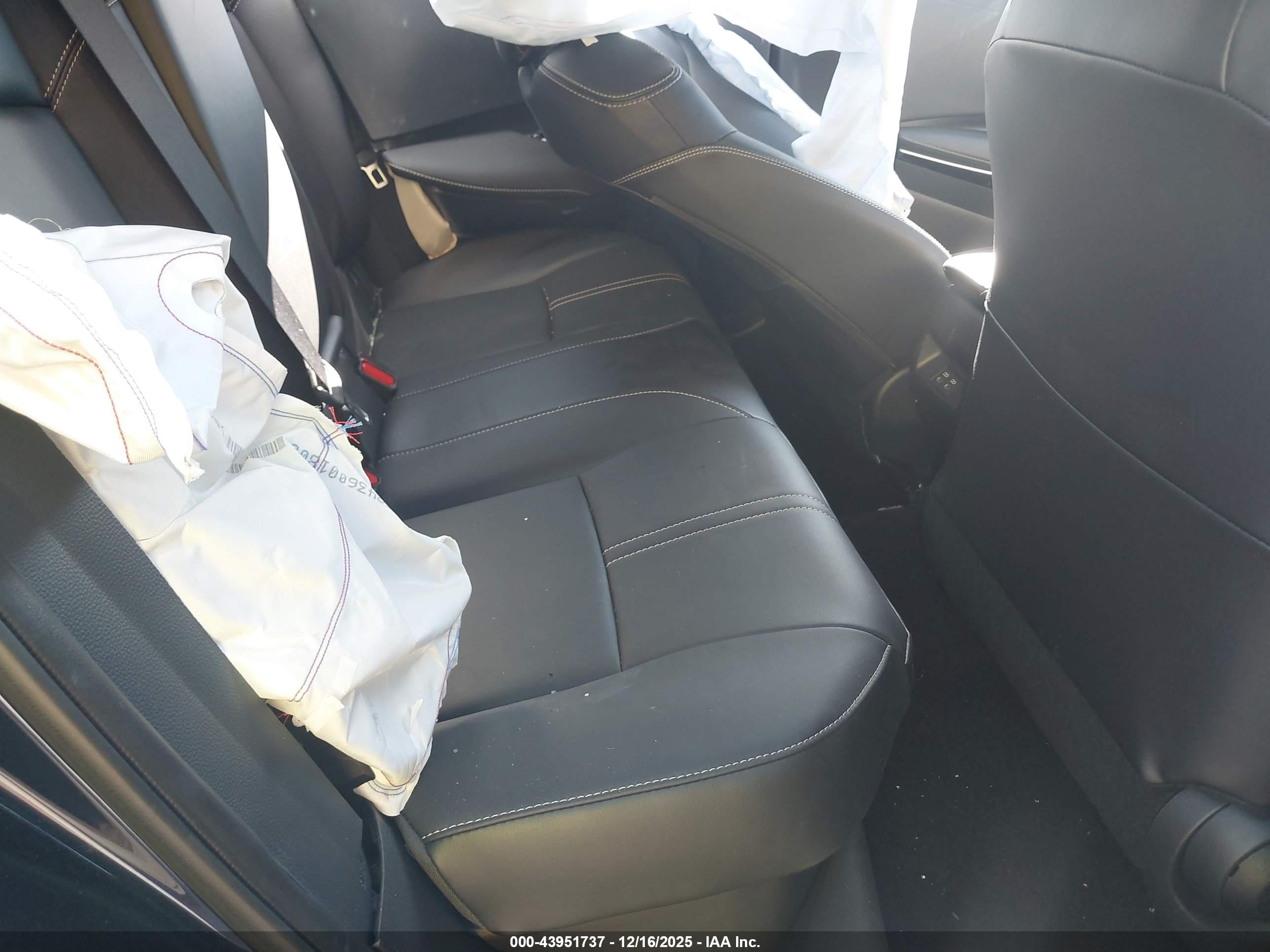 TOYOTA COROLLA image 8