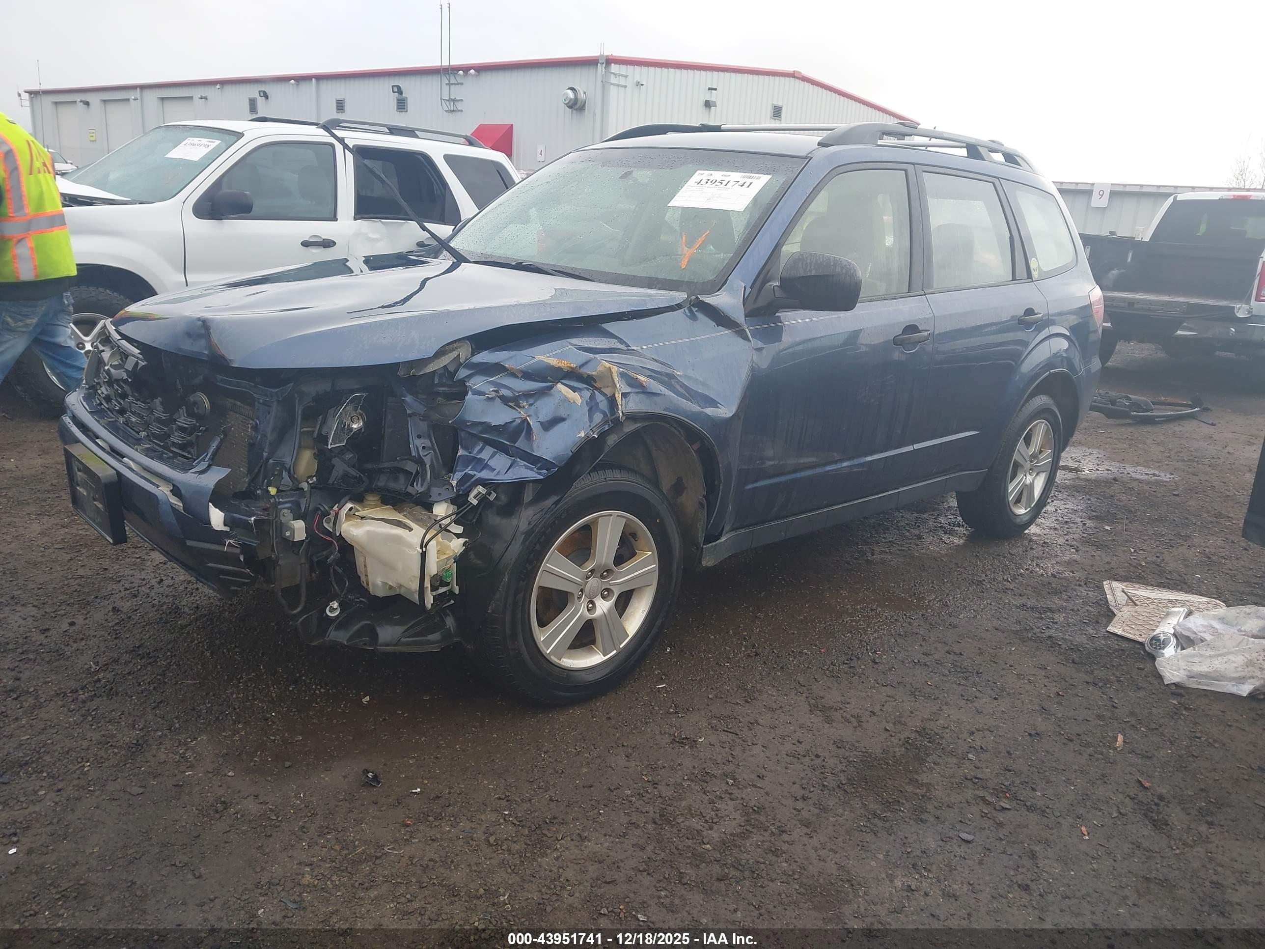 SUBARU FORESTER image 2