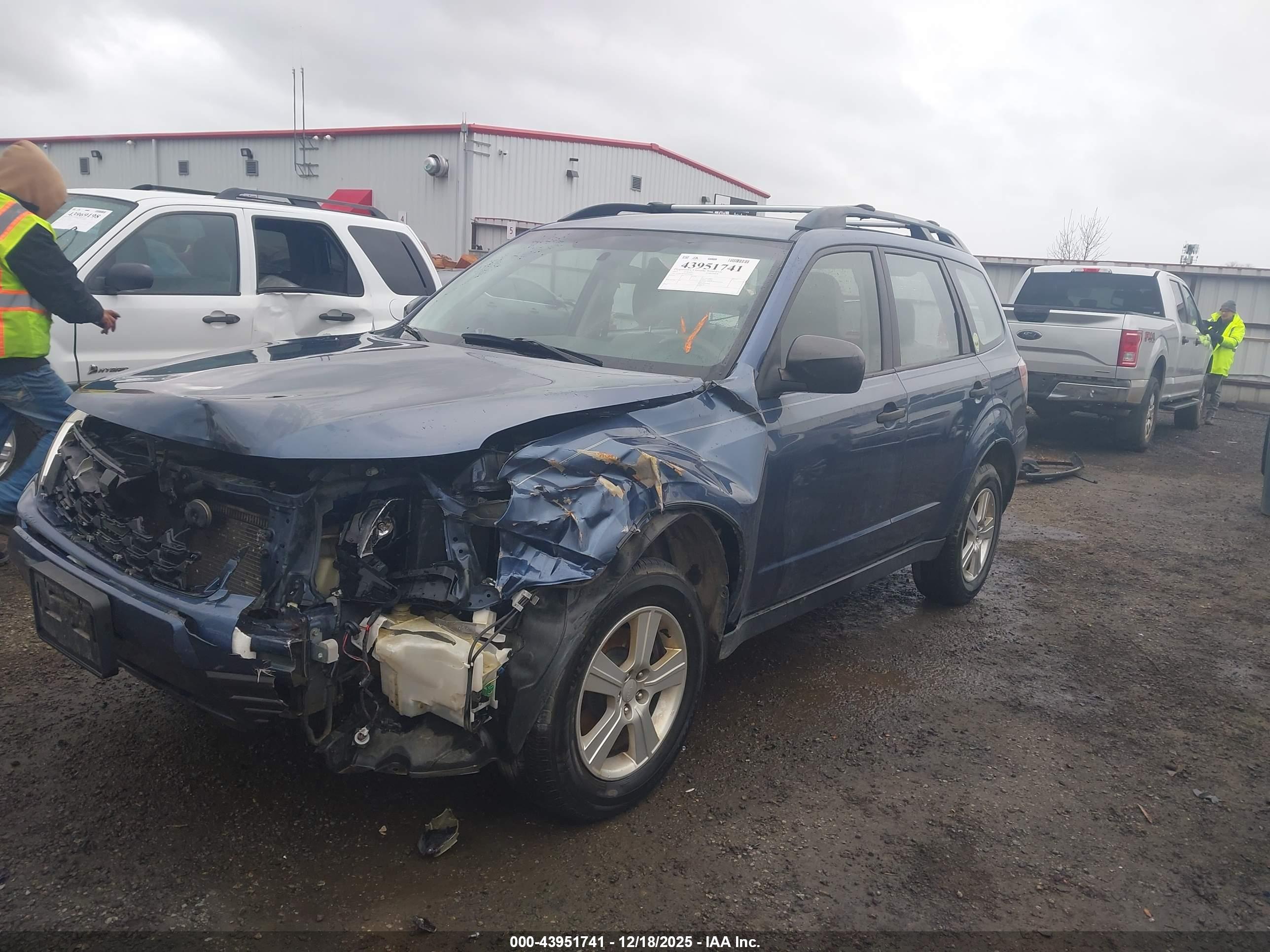 SUBARU FORESTER image 6
