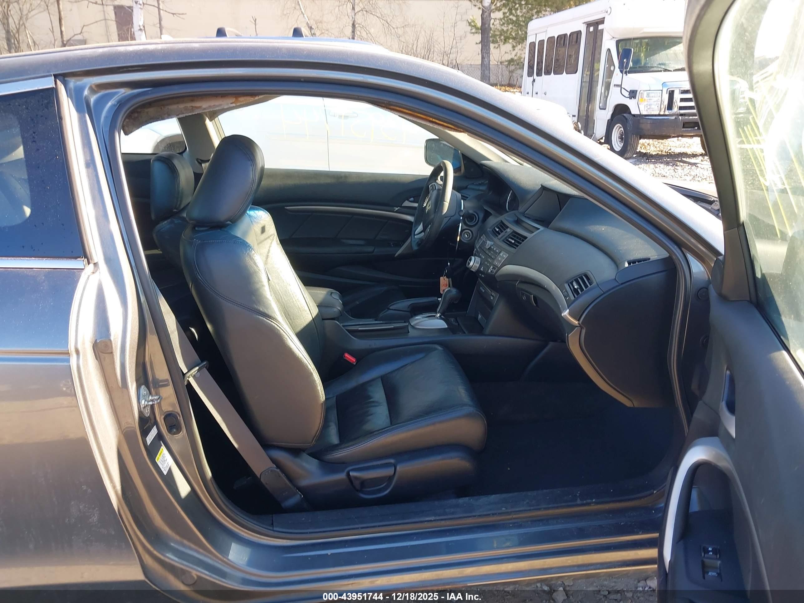 HONDA ACCORD image 5