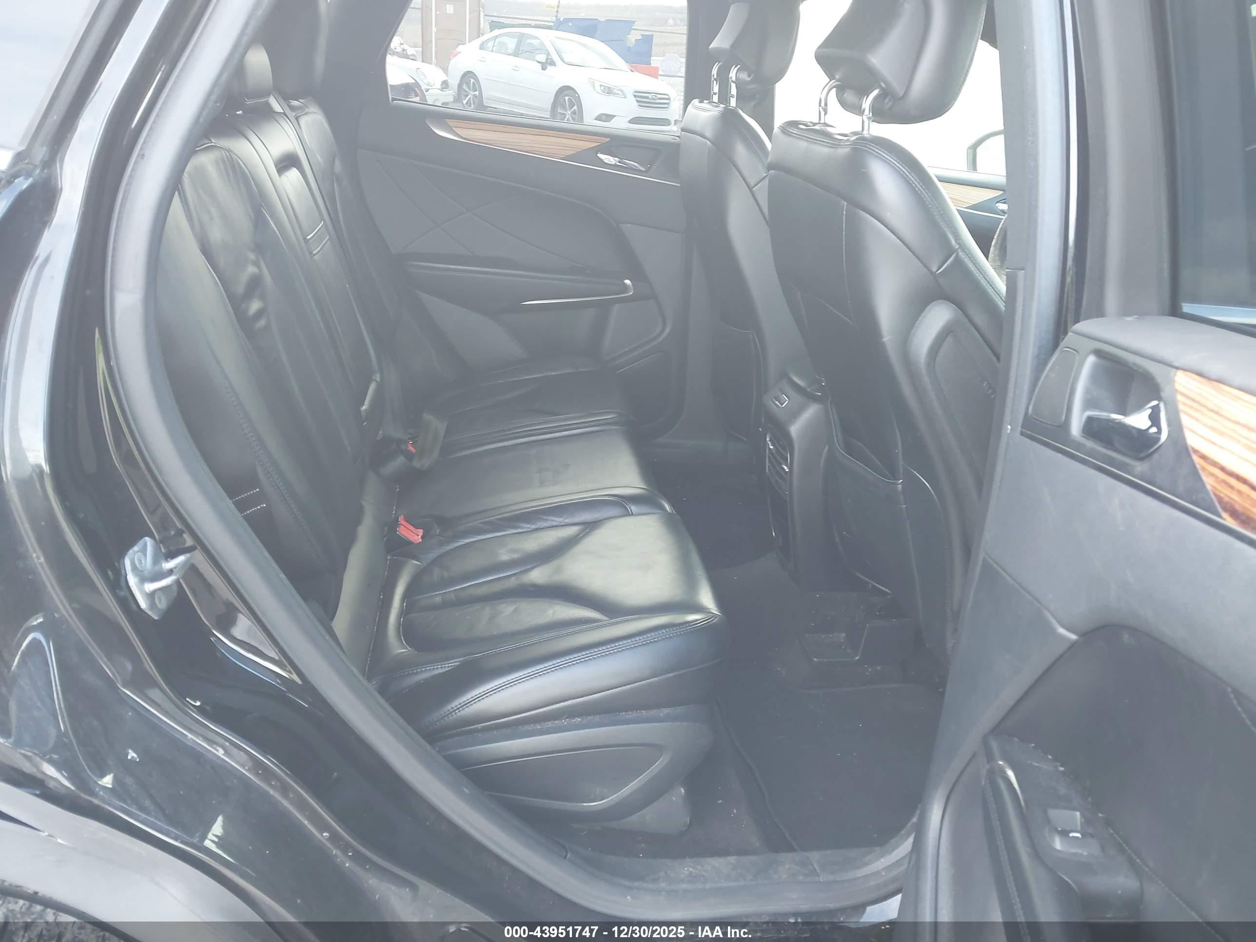 LINCOLN MKC image 8