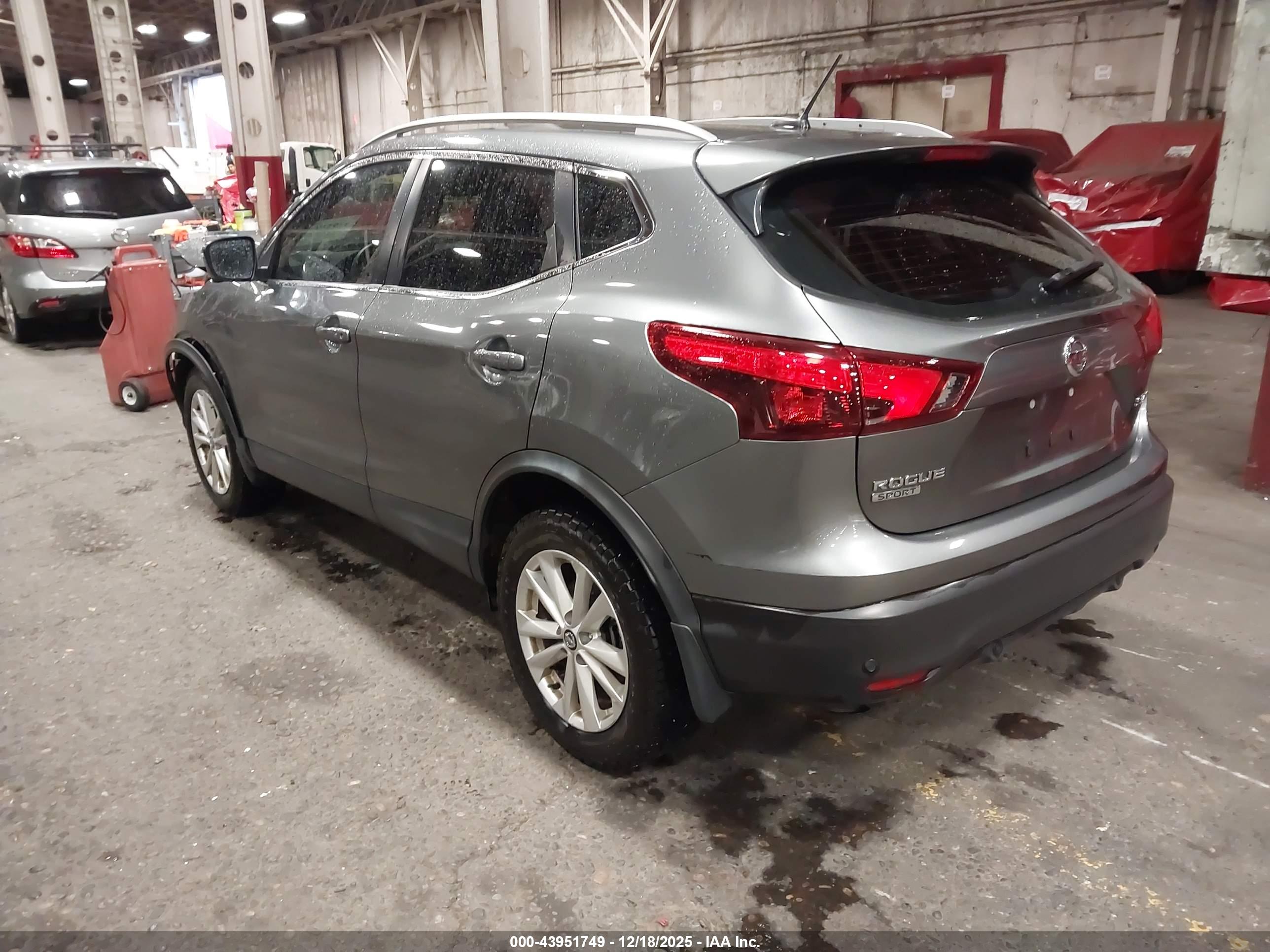NISSAN ROGUE image 3