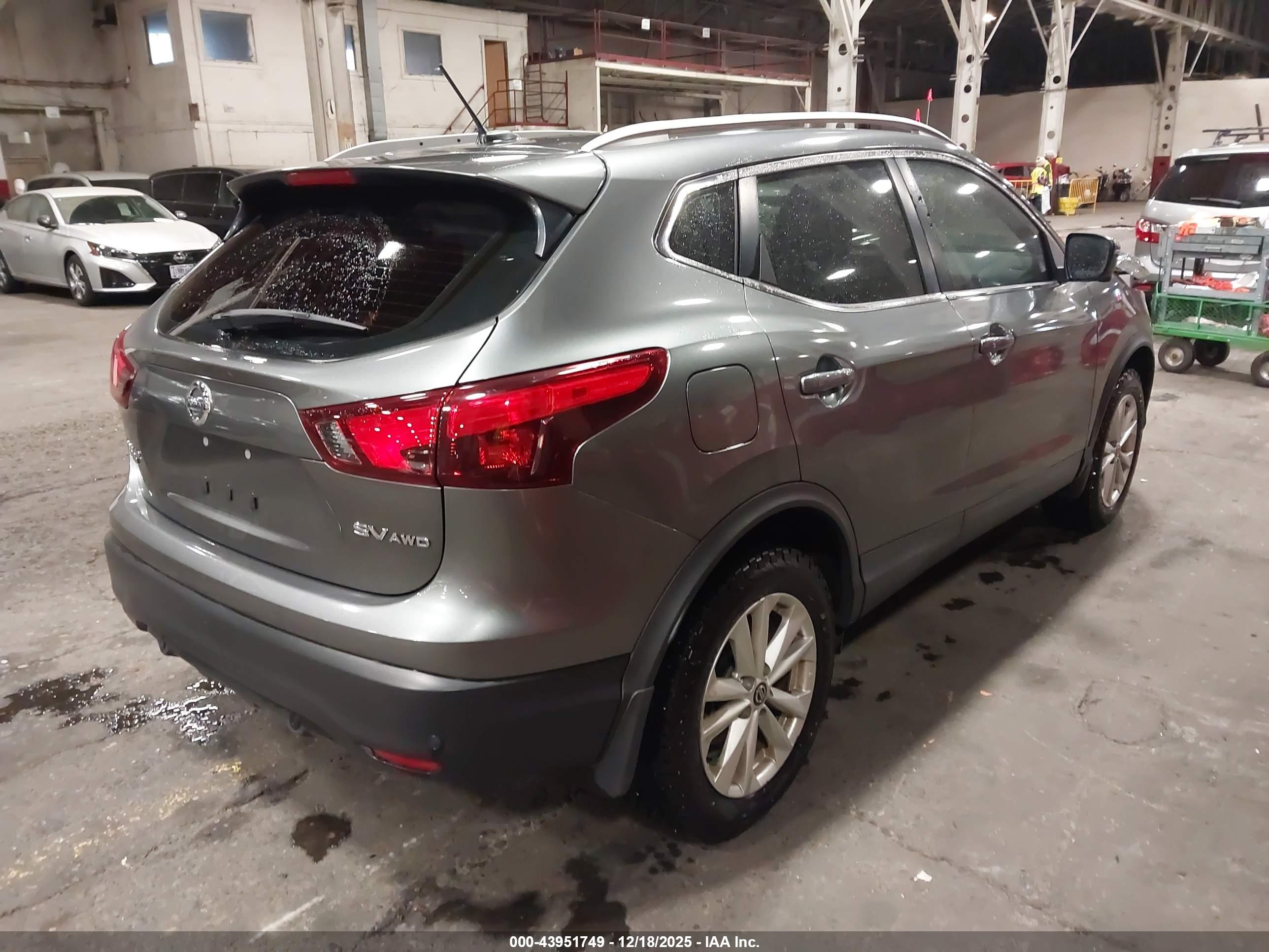 NISSAN ROGUE image 4