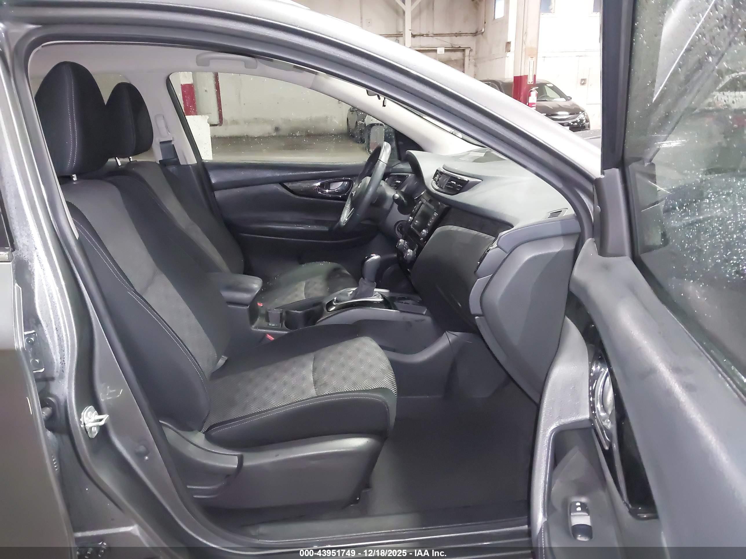 NISSAN ROGUE image 5