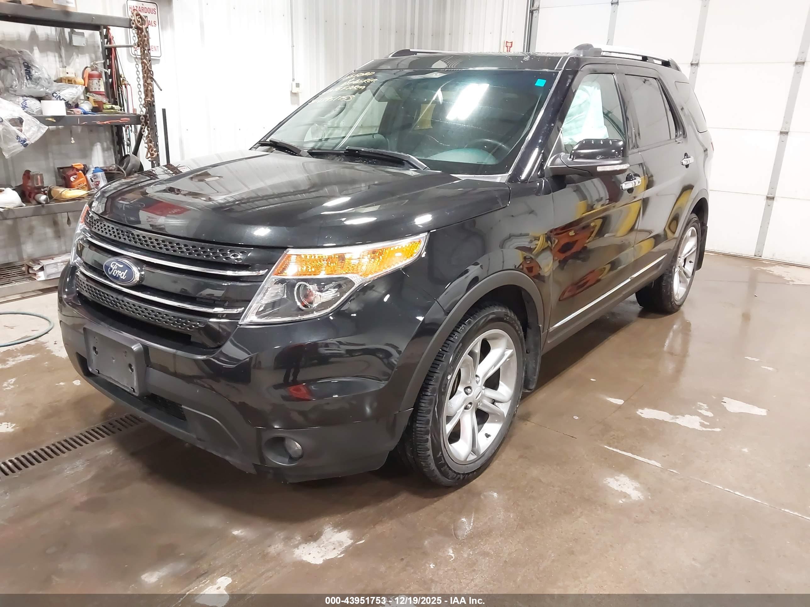 FORD EXPLORER image 2