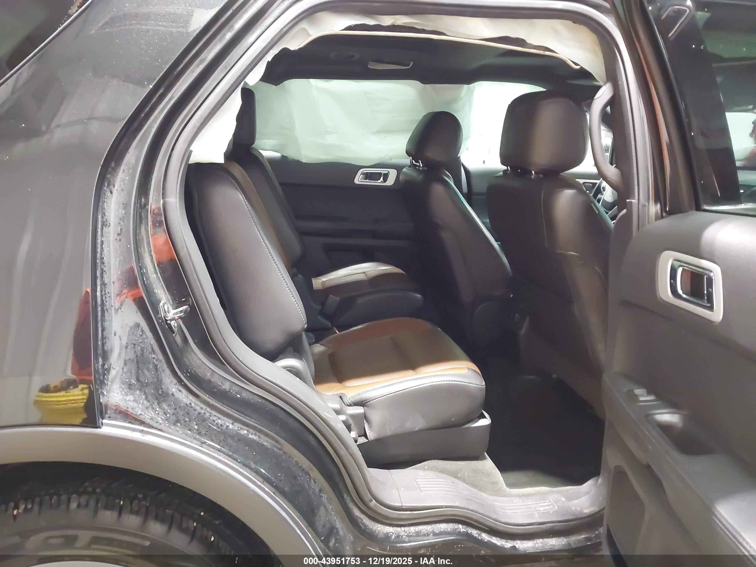FORD EXPLORER image 5