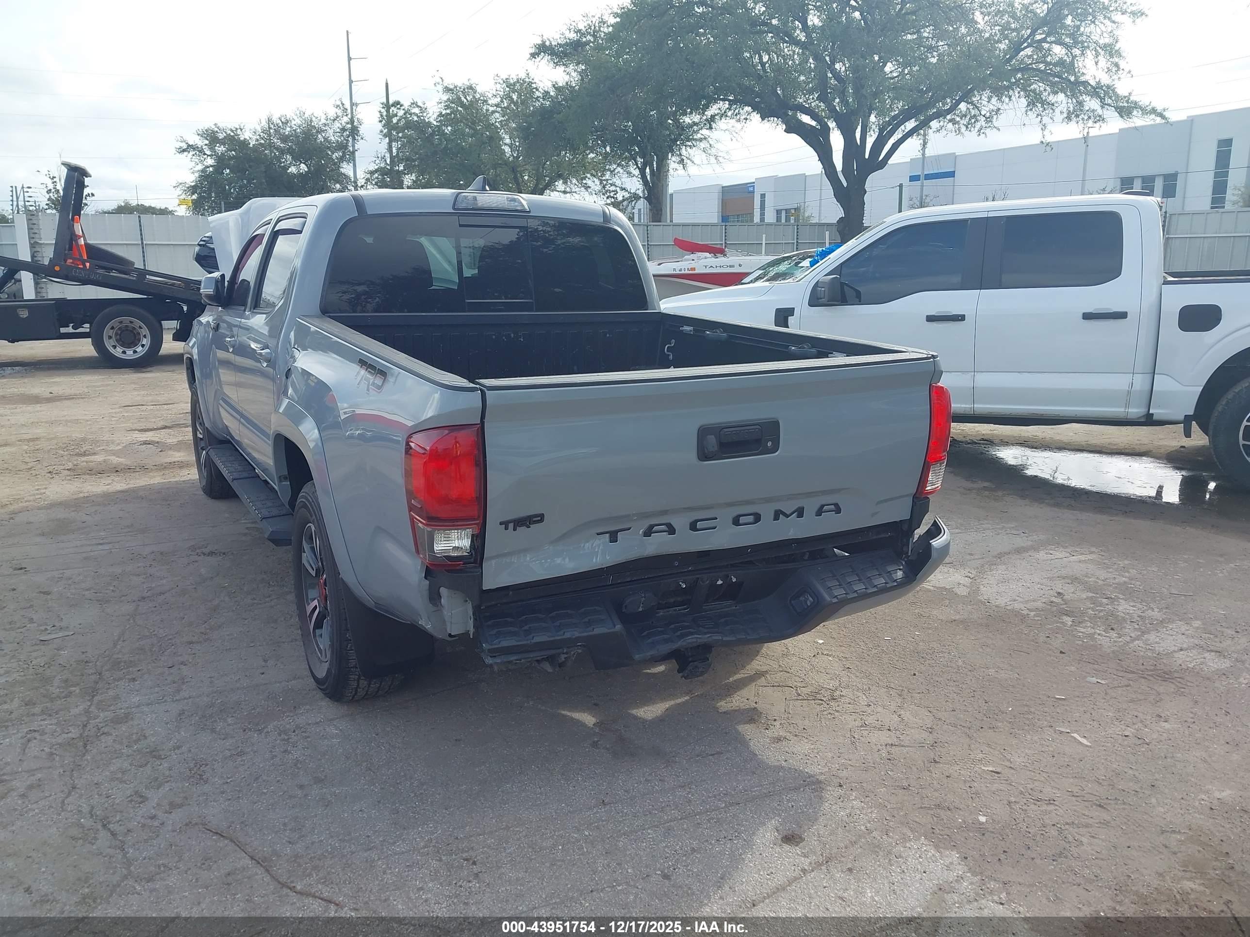 TOYOTA TACOMA image 6
