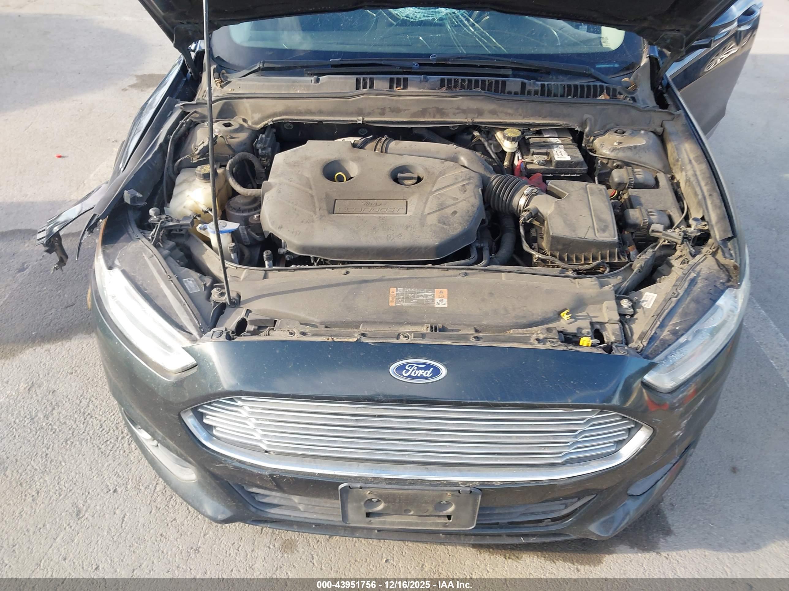 FORD FUSION image 10