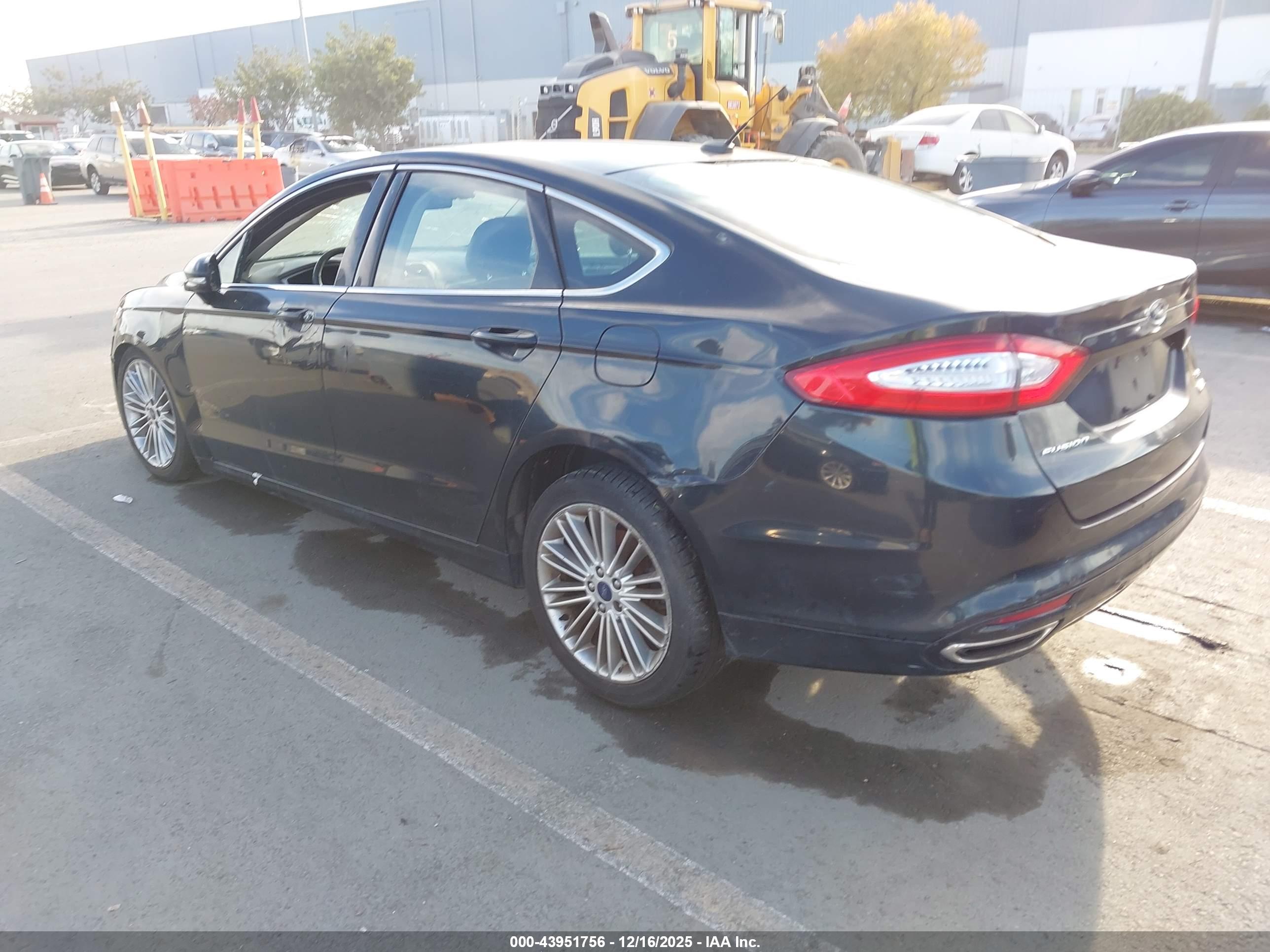 FORD FUSION image 3