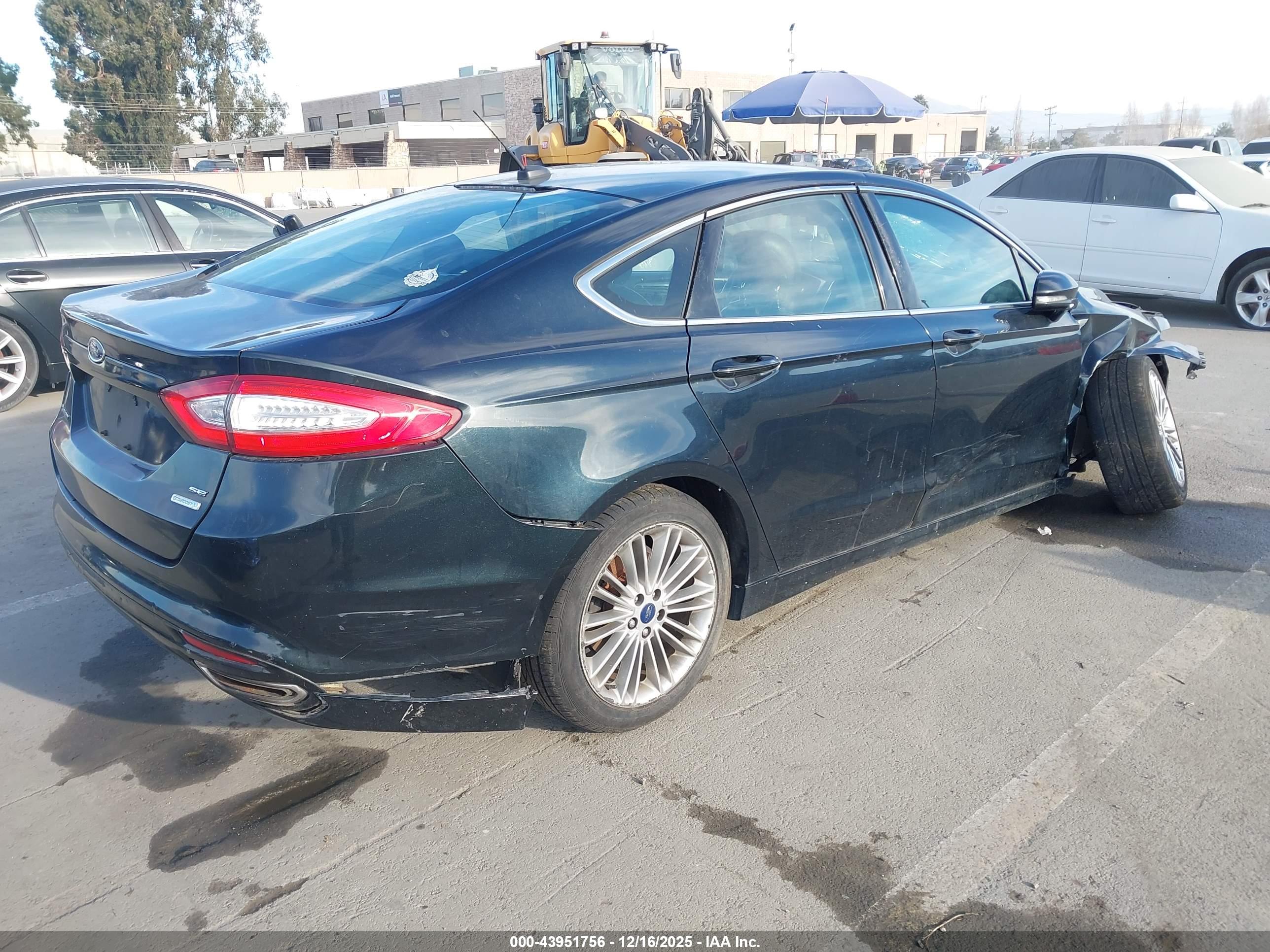 FORD FUSION image 4