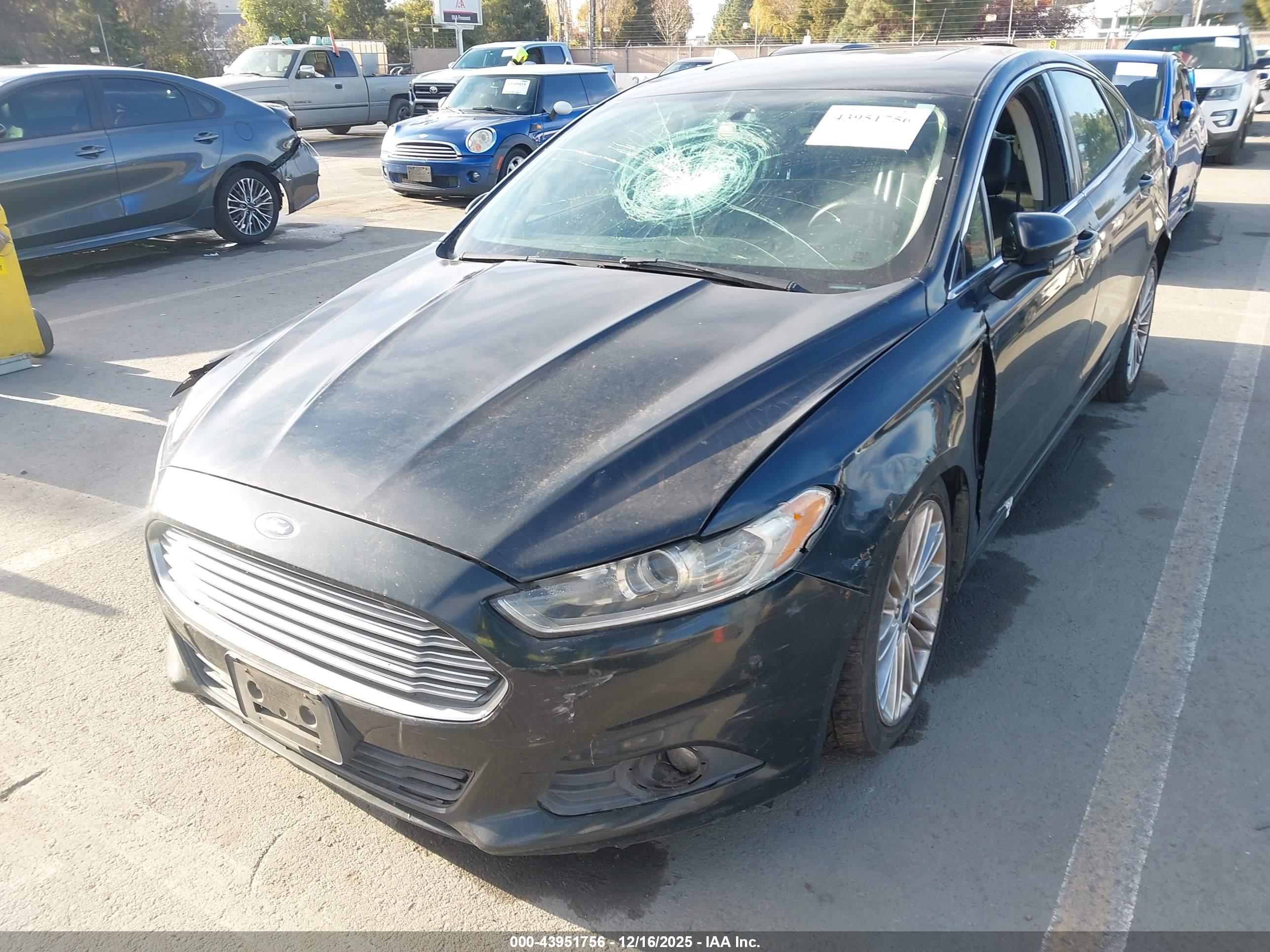 FORD FUSION image 6
