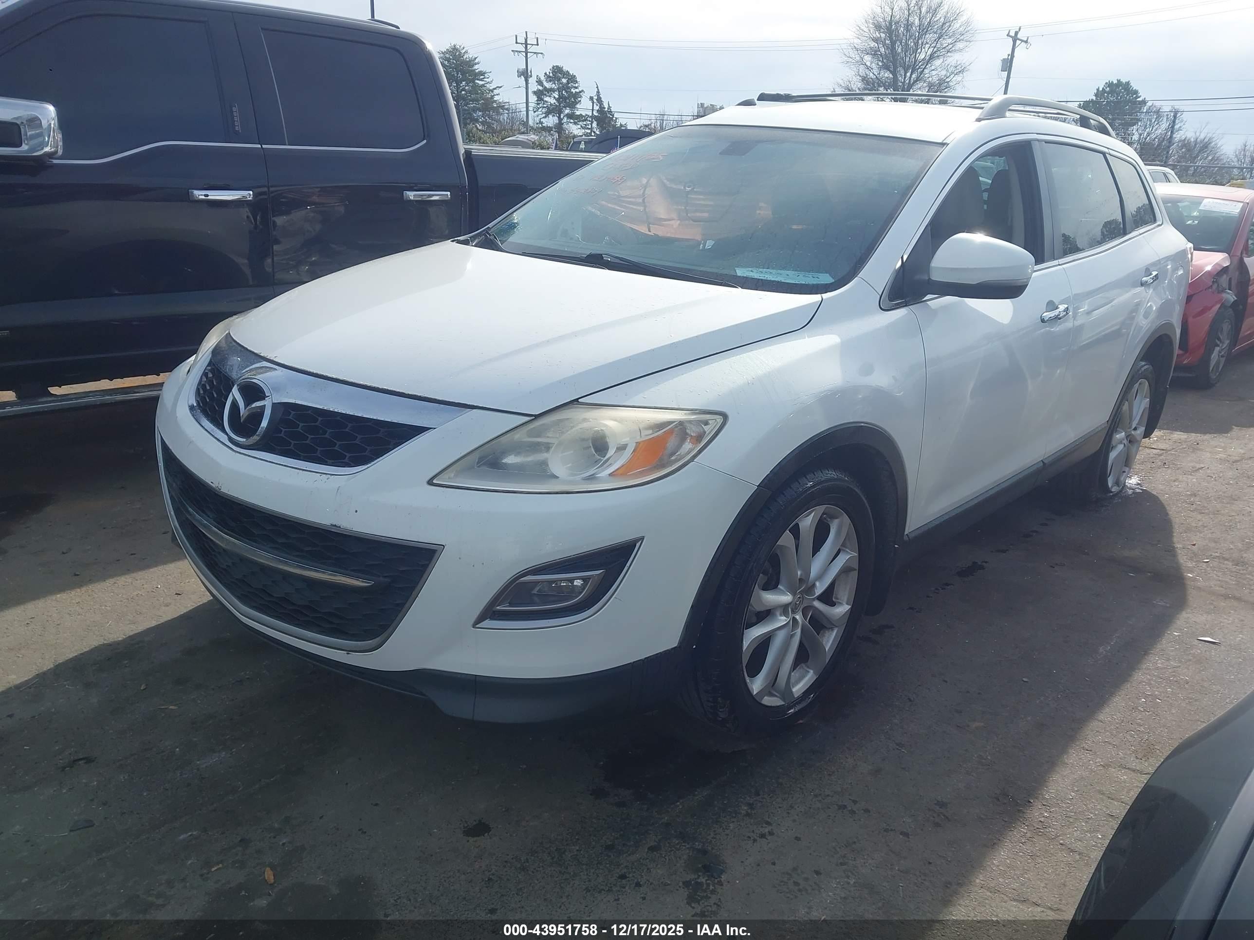 MAZDA CX-9 image 2