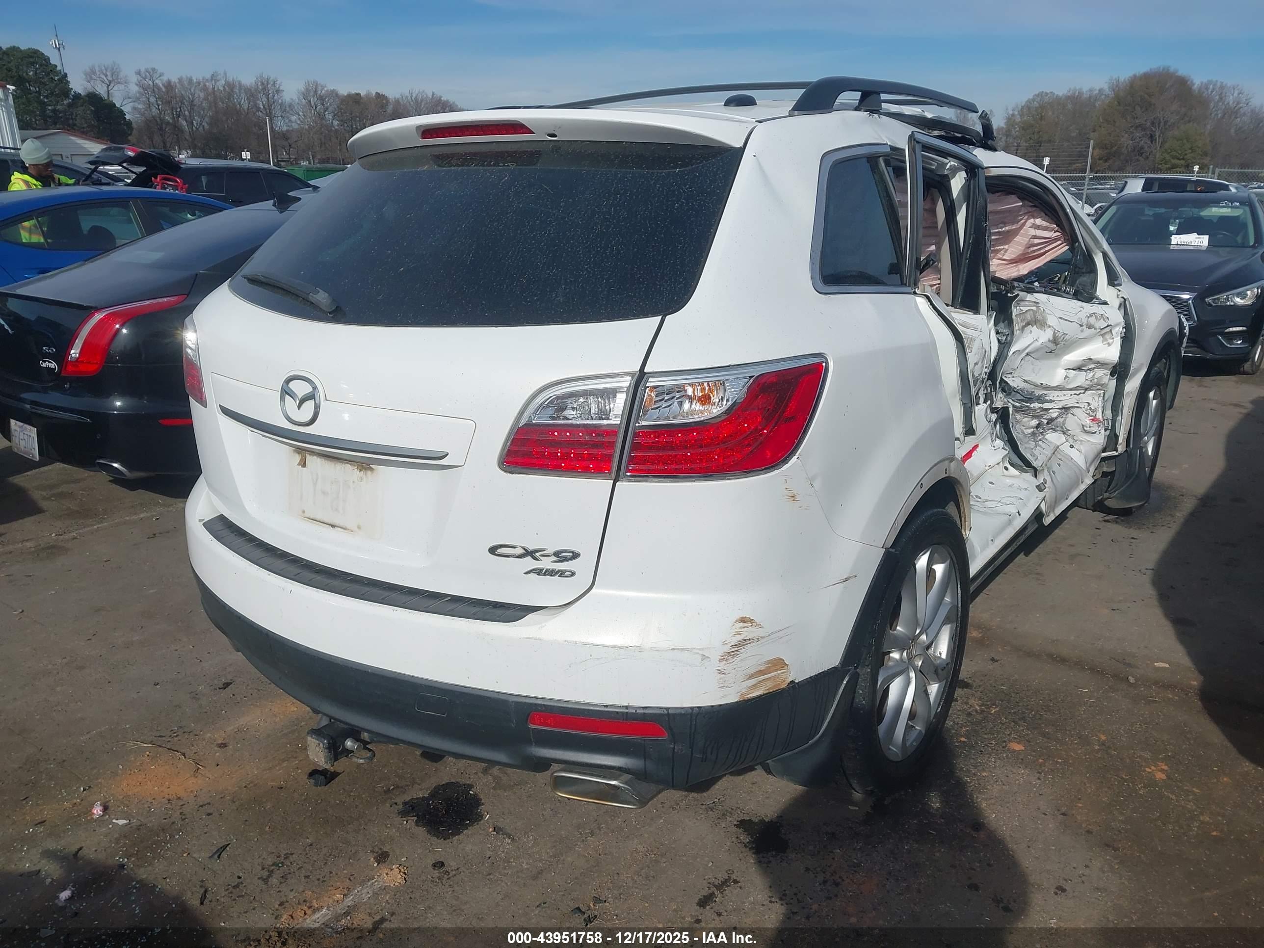 MAZDA CX-9 image 4