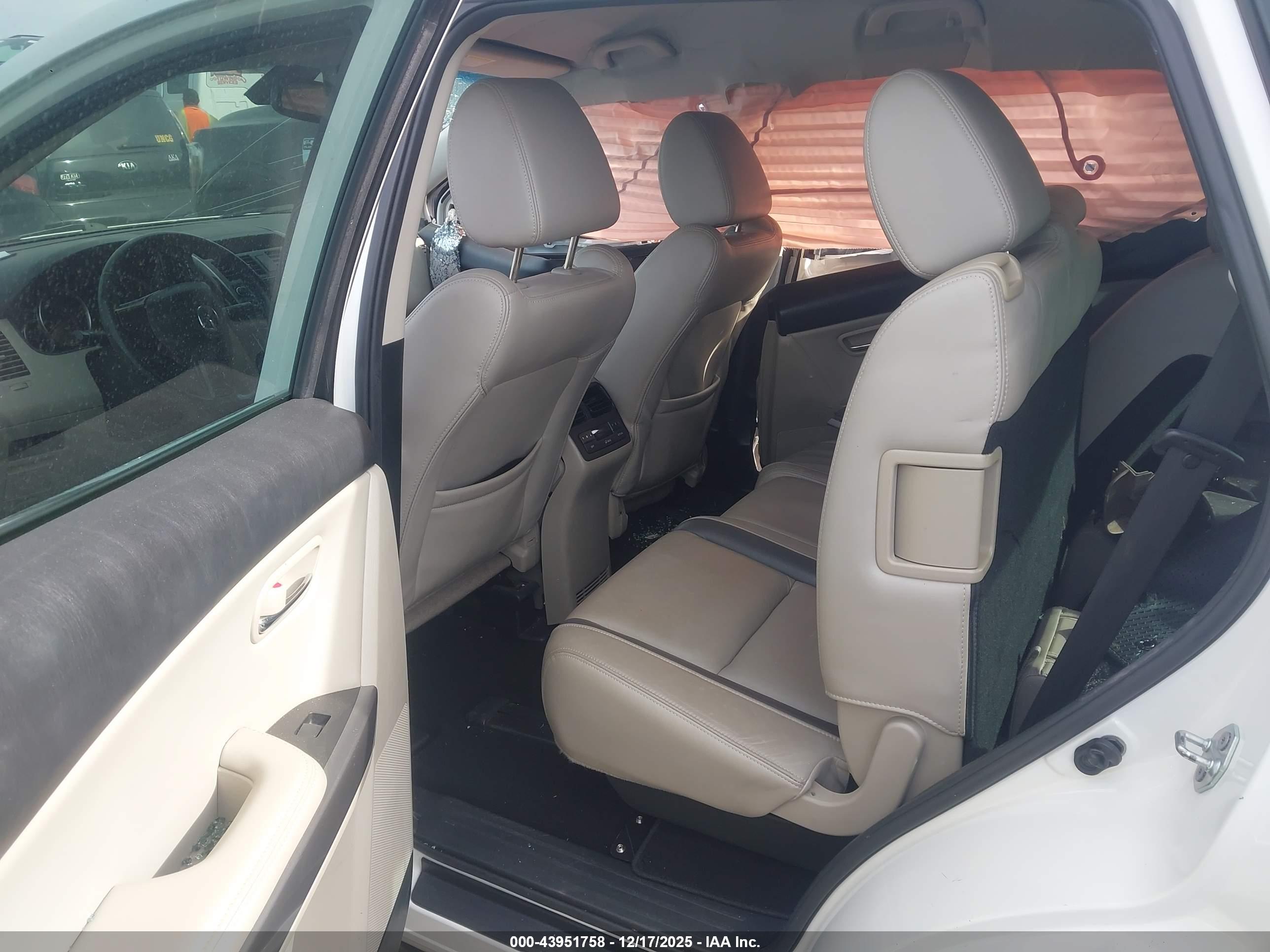 MAZDA CX-9 image 8