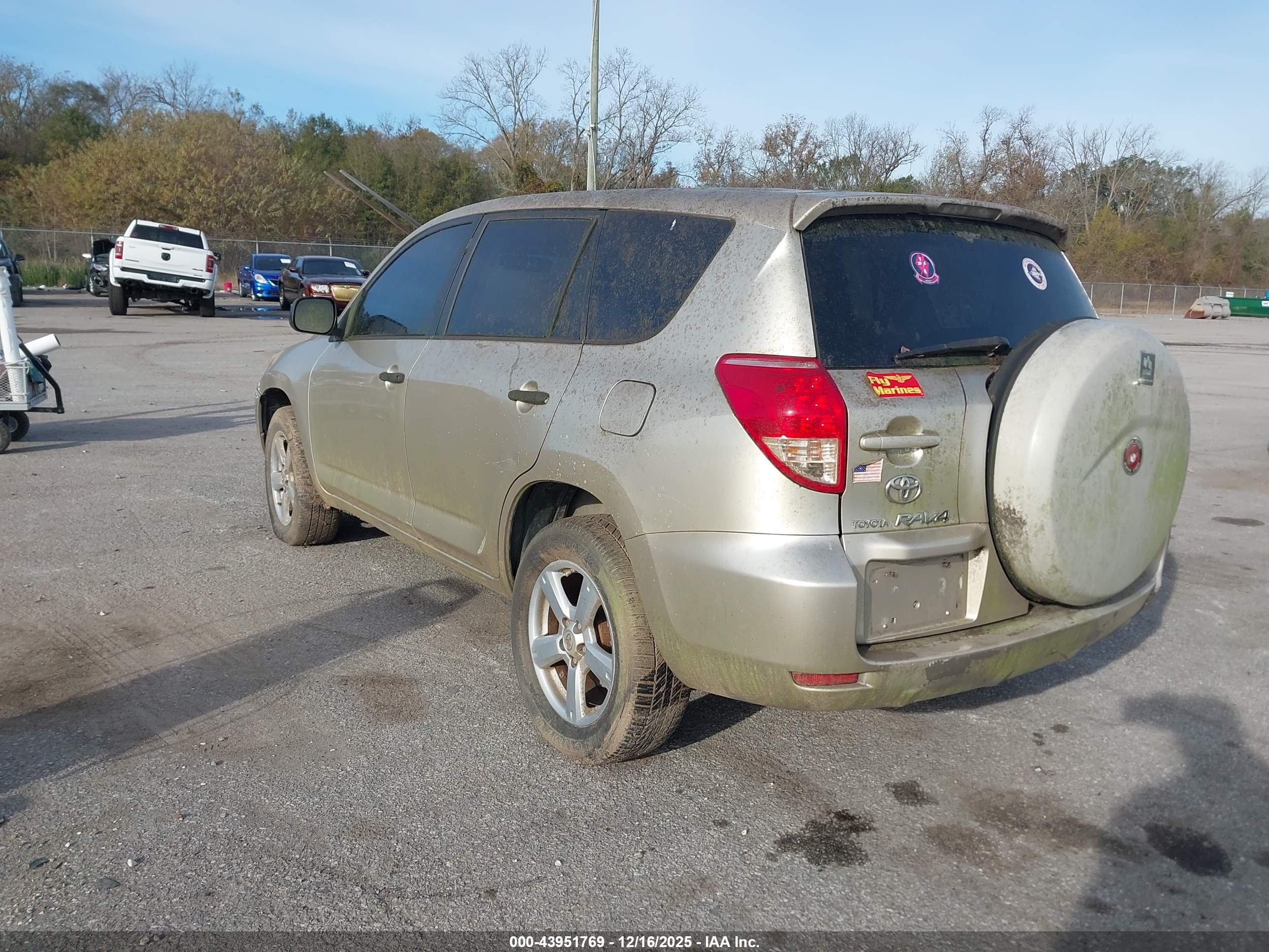 TOYOTA RAV4 image 3